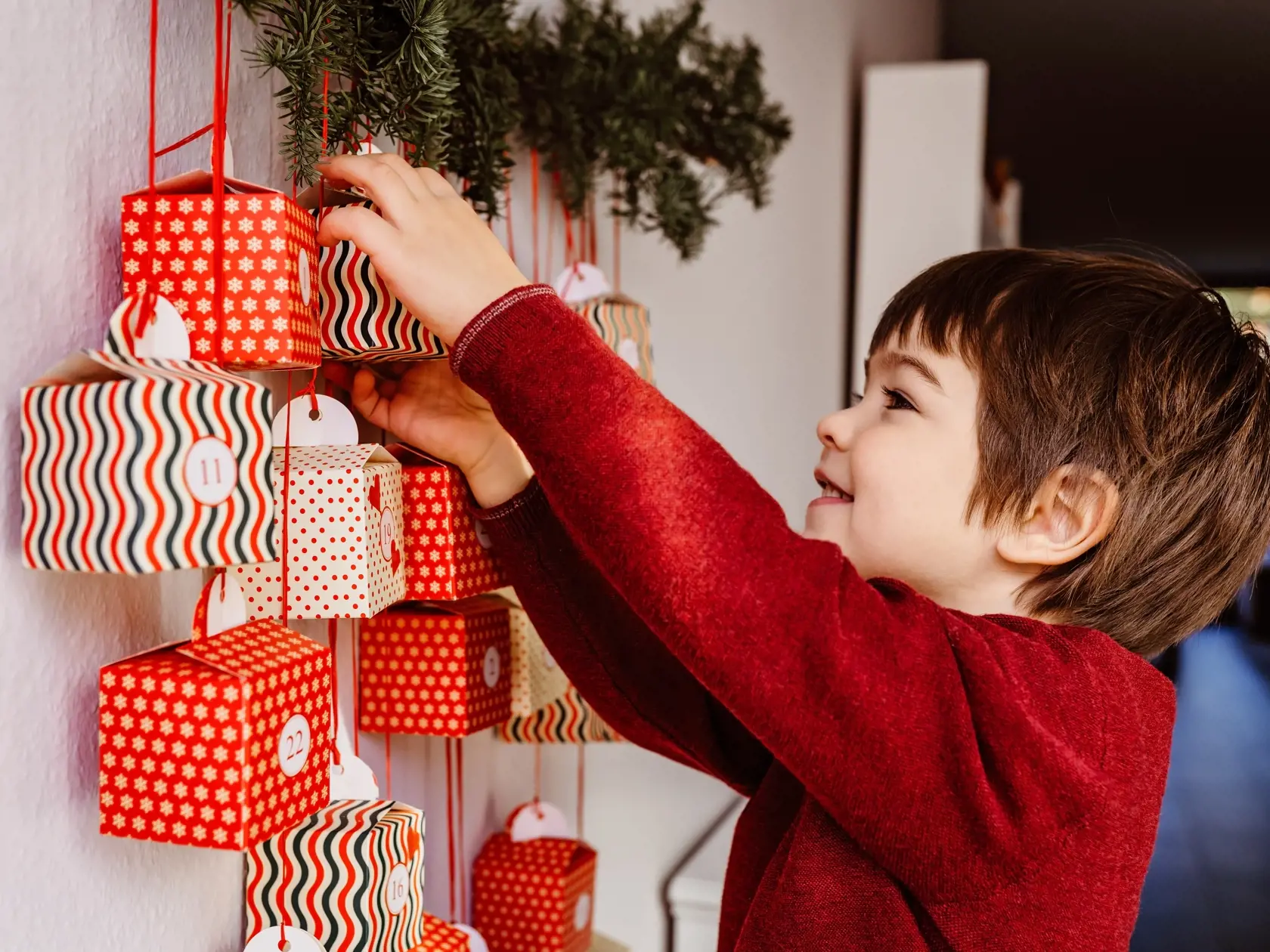 Deti si môžu namiesto sladkostí vybrať z adventného kalendára zážitok.