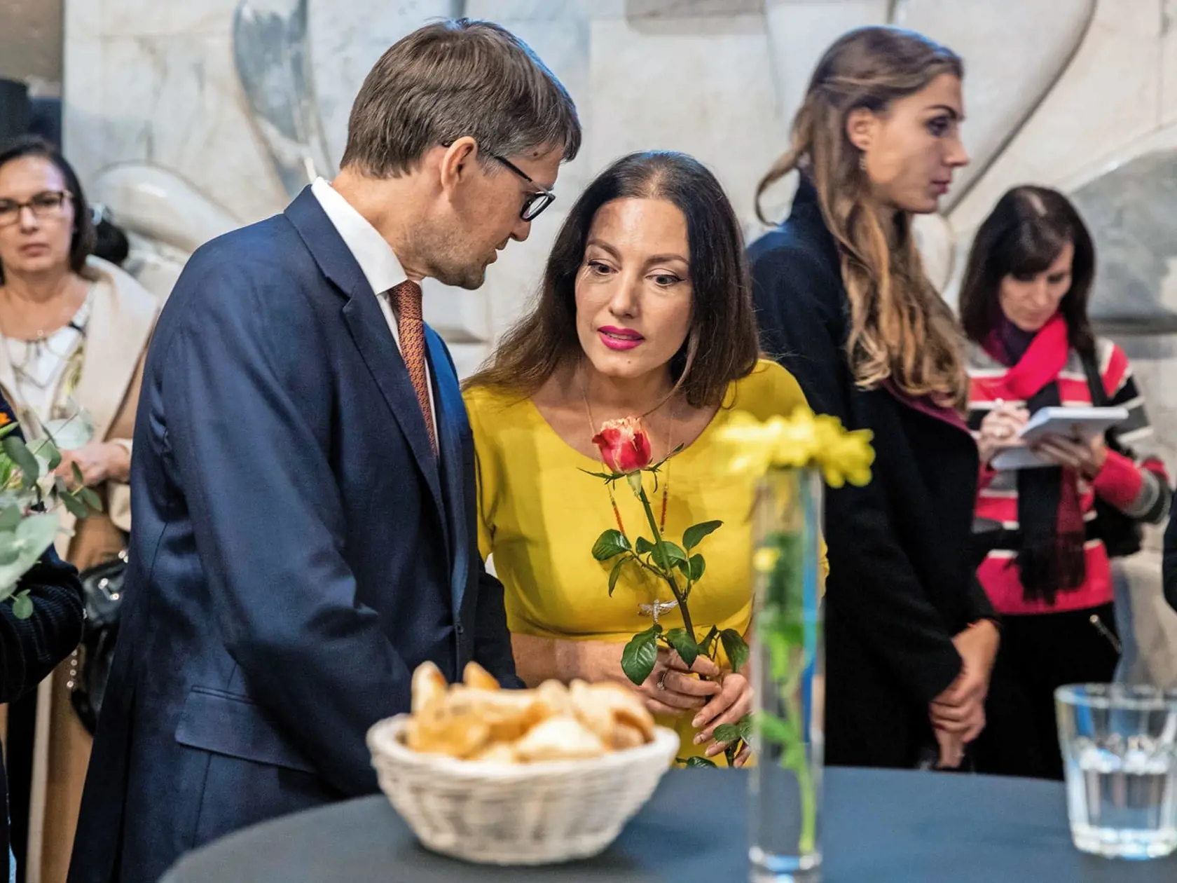 Na otvorení vernisáže nechýbal minister kultúry Miroslav Maďarič ani Katarína Hasprová. 