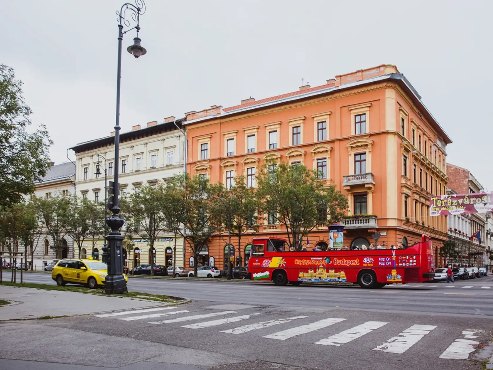 Tragická nehoda sa stala na Andrássyho ulici v Budapešti. (Ilustračné foto)