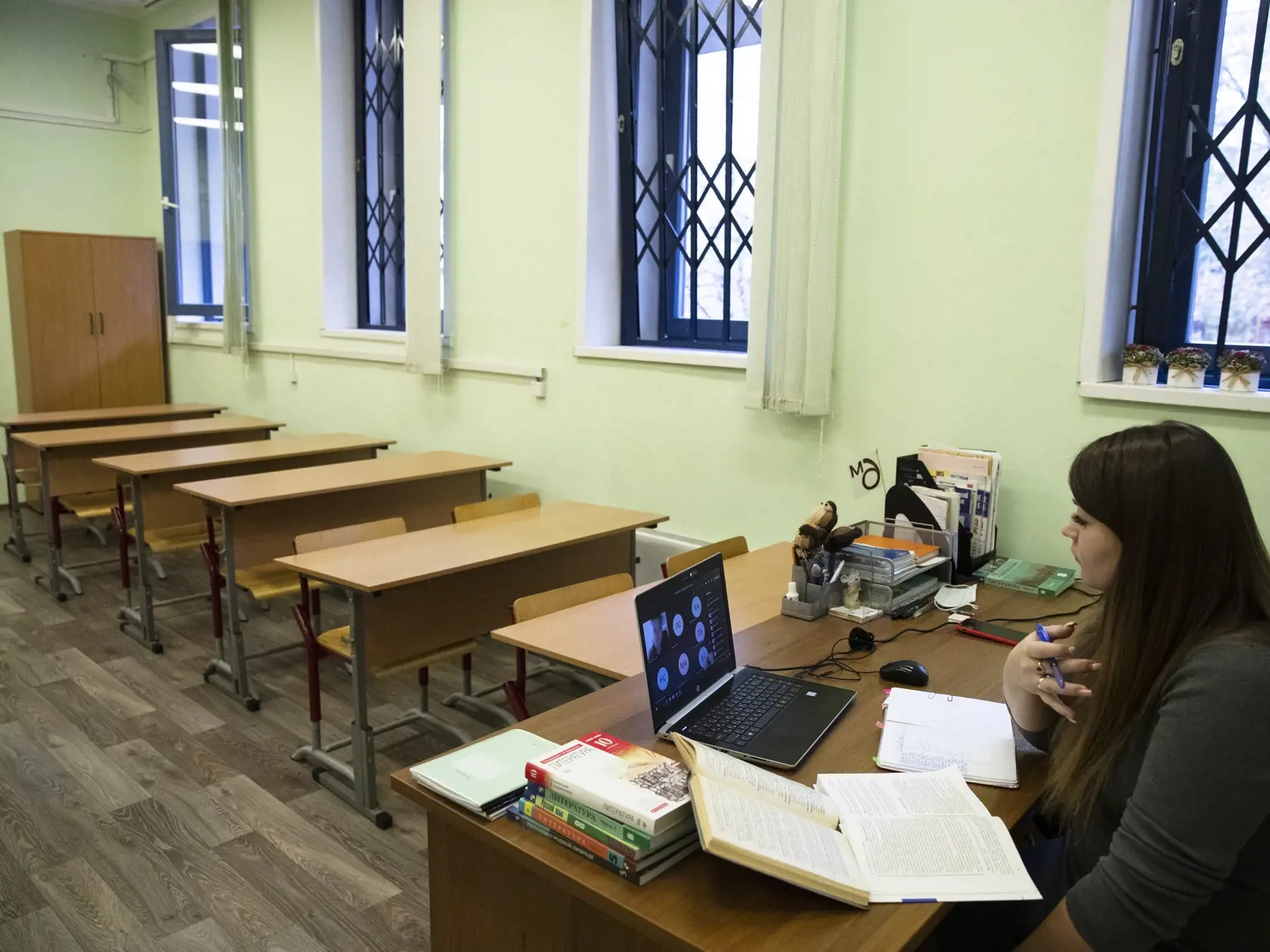 Do škôl momentálne chodia len žiaci na prvom stupni. Otvorené sú aj škôlky.