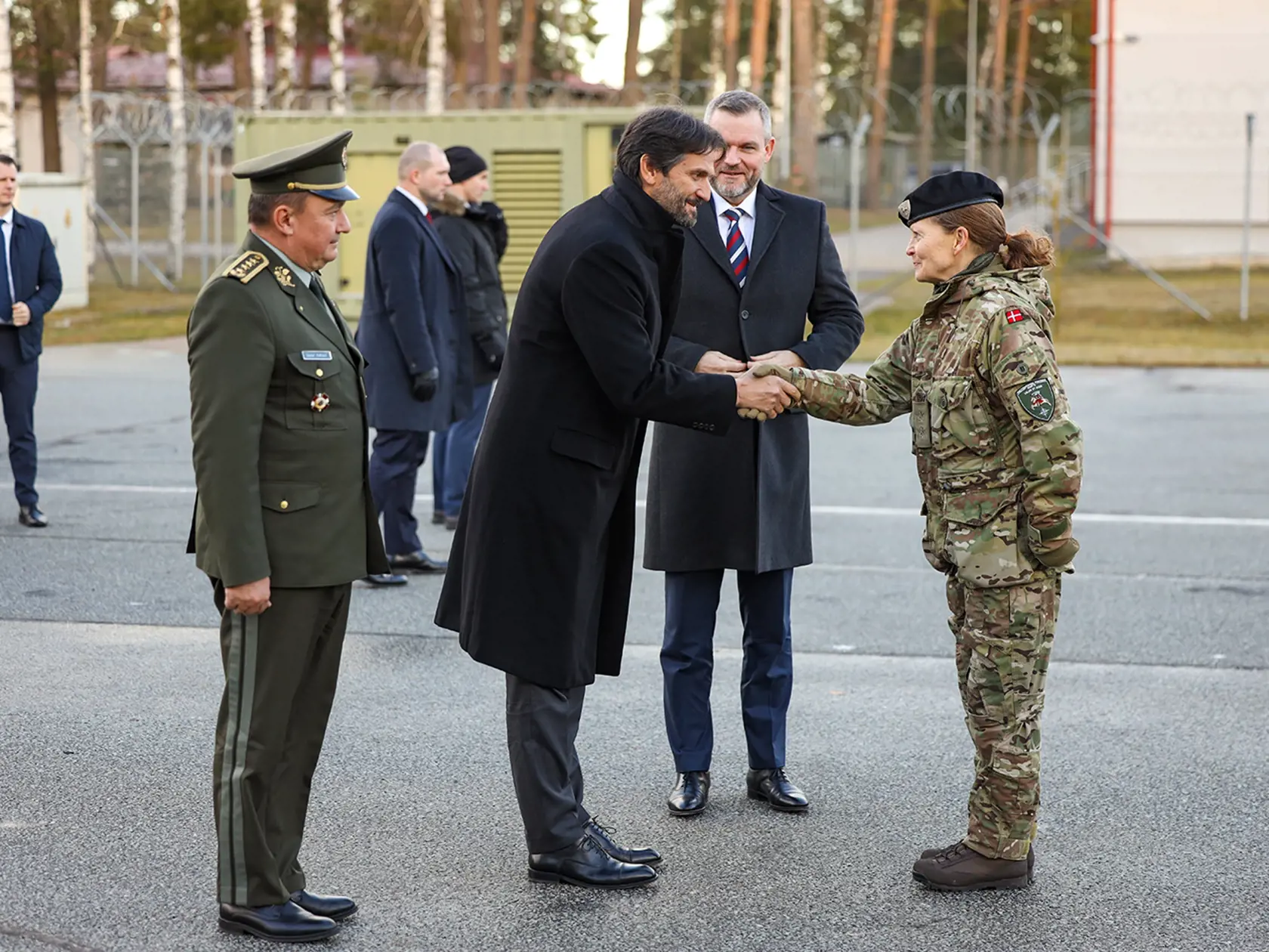 Podpredseda vlády a minister obrany SR Robert Kaliňák, náčelník Generálneho štábu OS SR Daniel Zmeko a hlavný veliteľ Ozbrojených síl SR a prezident SR Peter Pellegrini, navštívili vojačky a vojakov na vyslaní v Lotyšsku.