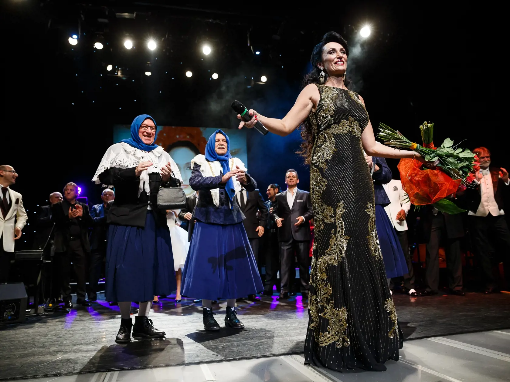 Oslava narodenin Sisi Lelkes Sklovskej v Bratislavskom divadle Nova Scena spojena s jej koncertom a naslednym rautom v priestoroch divadla