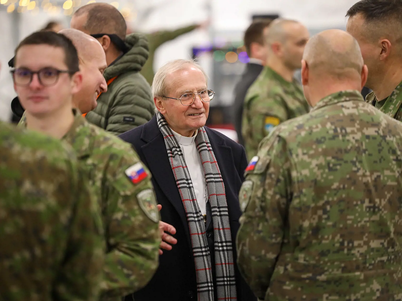 Podpredseda vlády a minister obrany SR Robert Kaliňák, náčelník Generálneho štábu OS SR Daniel Zmeko a hlavný veliteľ Ozbrojených síl SR a prezident SR Peter Pellegrini, navštívili vojačky a vojakov na vyslaní v Lotyšsku. 