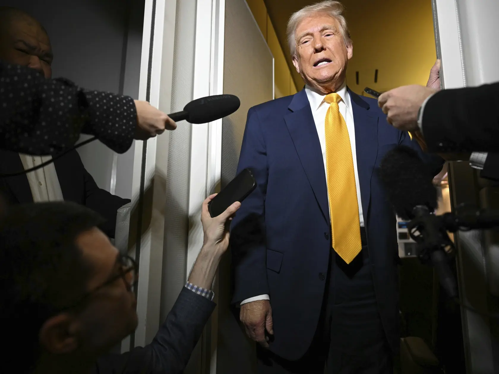 Americký prezident Donald Trump je stále „vo výbornom zdravotnom stave“. Vyplýva to z výsledkov prvej lekárskej prehliadky, ktorú 78-ročný Trump podstúpil od svojho januárového návratu do funkcie, informoval v nedeľu jeho lekár Sean Barbabella.
