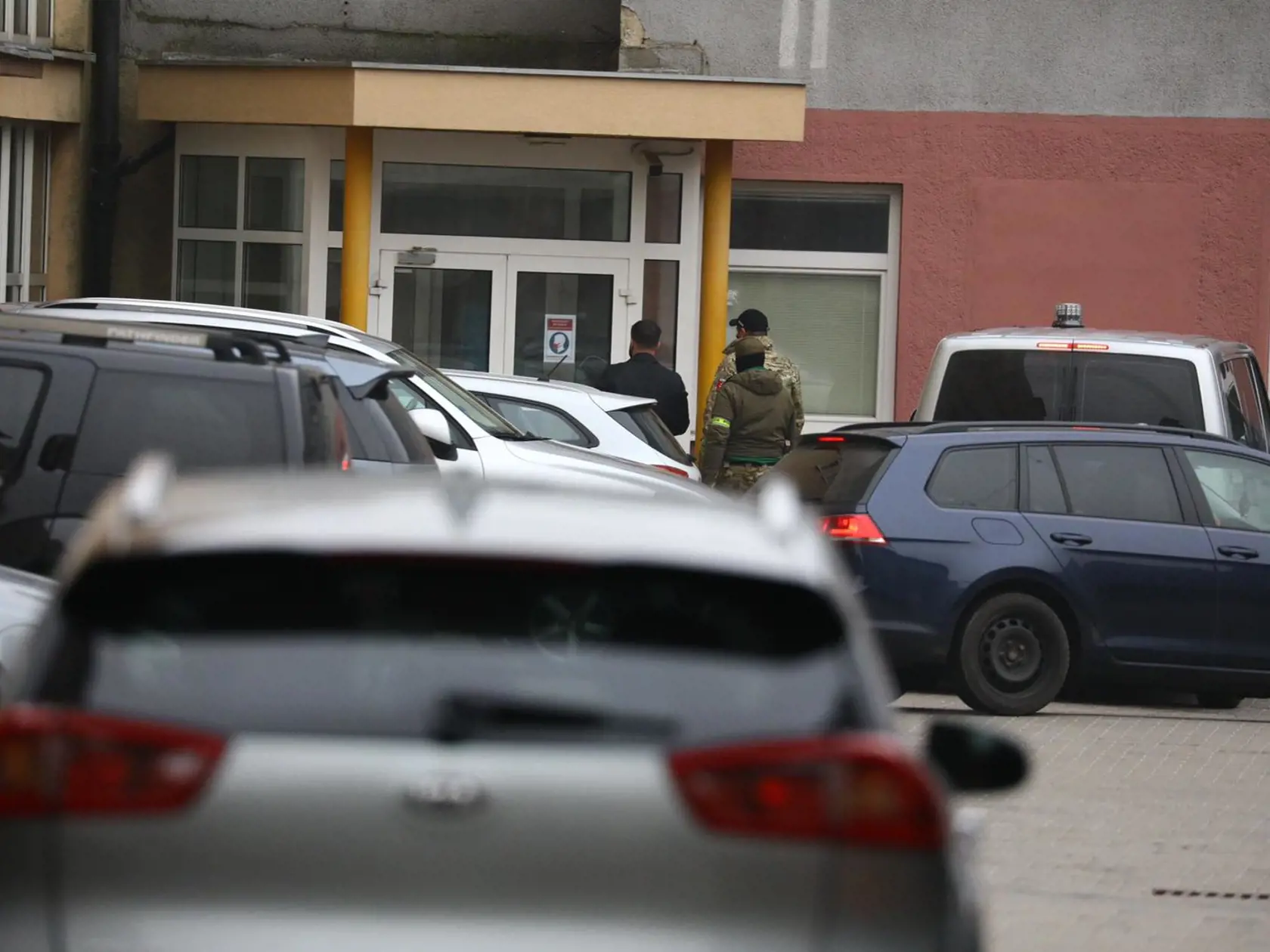 NAKA cez týždeň zasahovala v akcii Judáš. Obvinených predviedla na policajné prezídium.