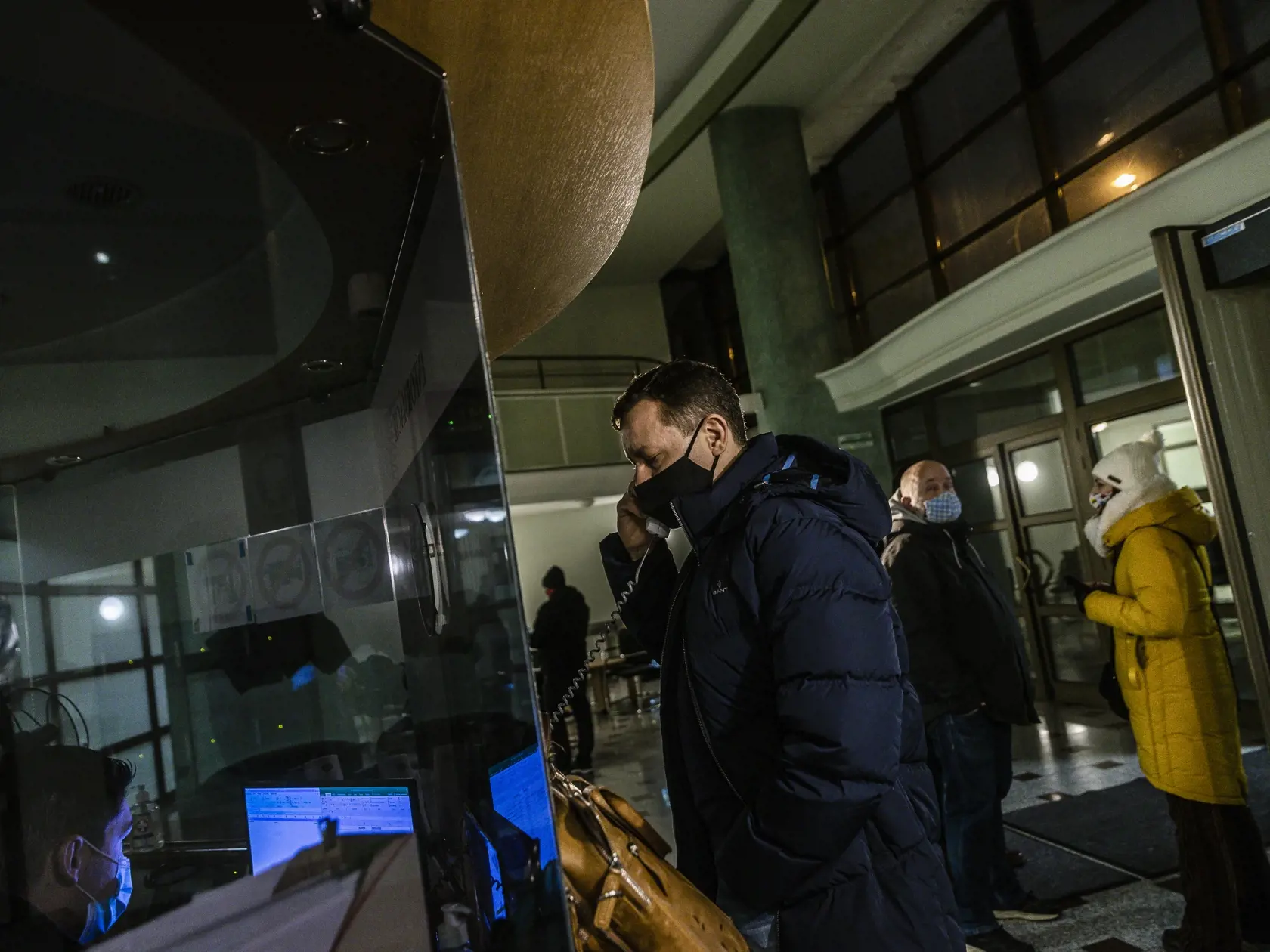 Daniel Lipšic, obhajca obvineného námestníka riaditeľa Slovenskej informačnej služby Borisa Beňa sa dostavil do budovy Prezídia policajného zboru na výsluch bývalého prezidenta PZ SR Milana Lučanského.