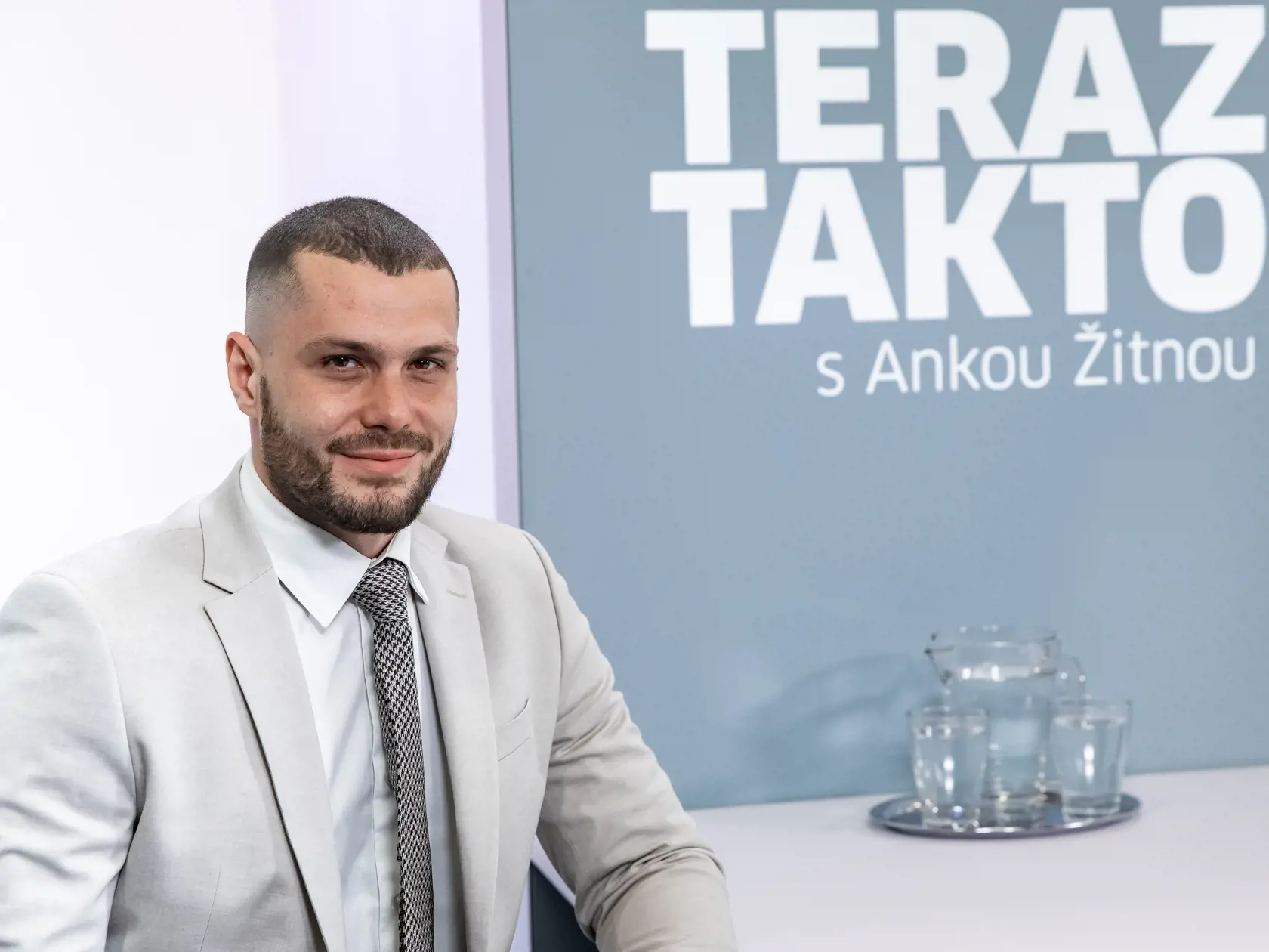 Diskusná relácia “Teraz takto”, ktorej hosťom bol Richard Glück - poslanec NRSR.