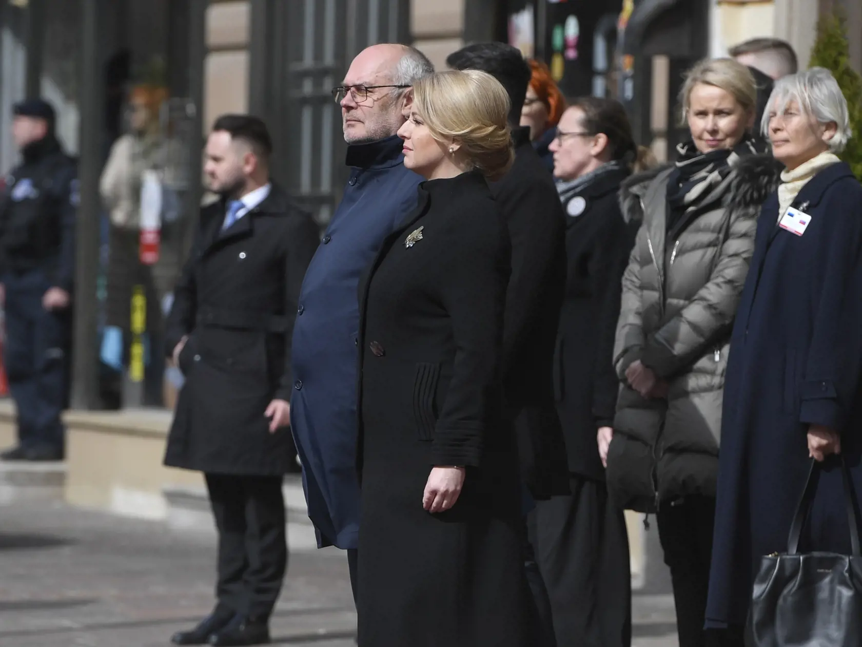 Na pozvanie prezidentky SR Zuzany Čaputovej dnes pricestoval na dvojdňovú oficiálnu návštevu Slovenska estónsky prezident Alar Karis. Prezidentka ho privítala v Košiciach, odkiaľ od pondelka úraduje. Na snímke privítací ceremoniál pred Starou radnicou v Košiciach 28. marca 2023 počas oficiálnej návštevy estónskeho prezidenta Alara Karisa v SR.