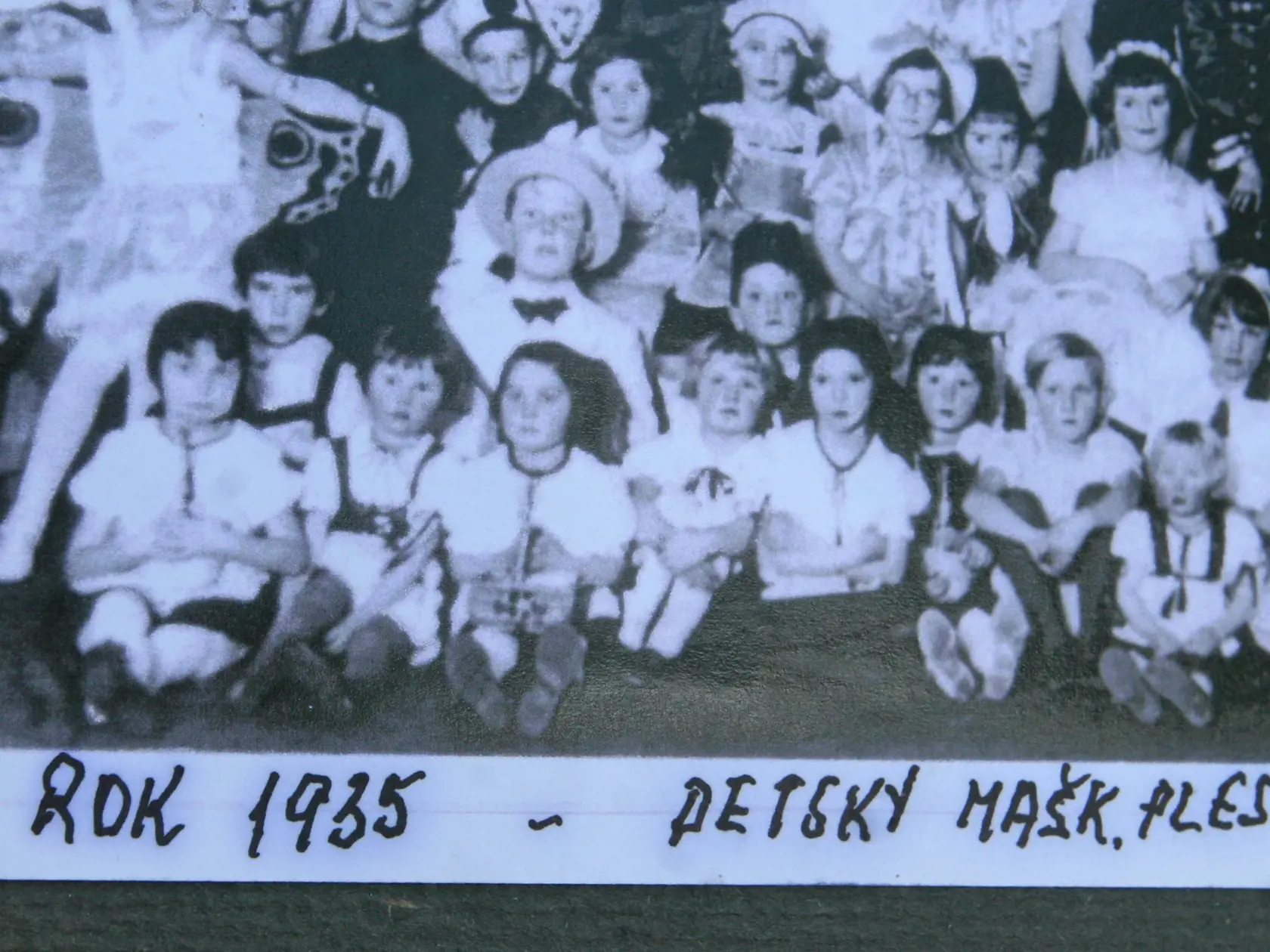 Malá Ruženka na detskom karnevale v roku 1935.