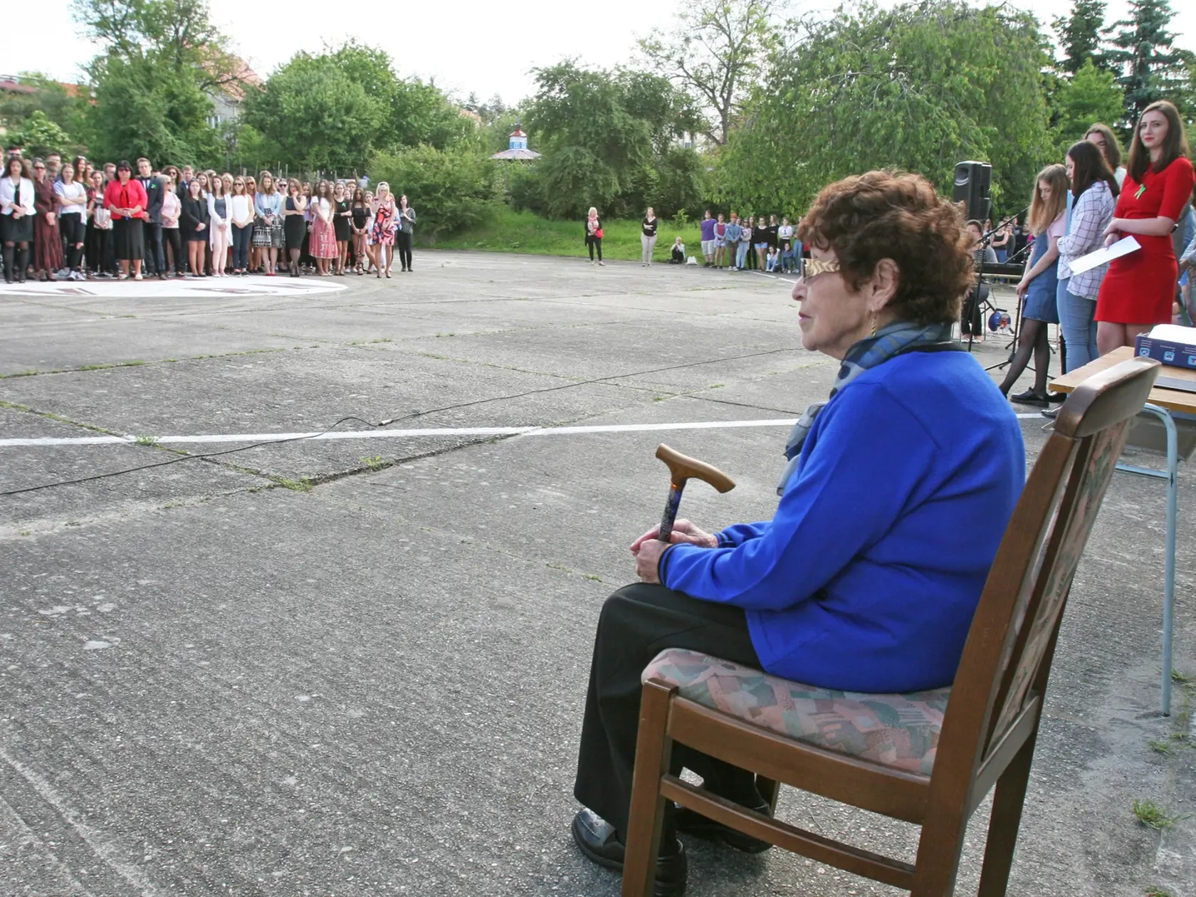 Čestný titul pani Ruženke udelili pred nastúpenými maturantmi.