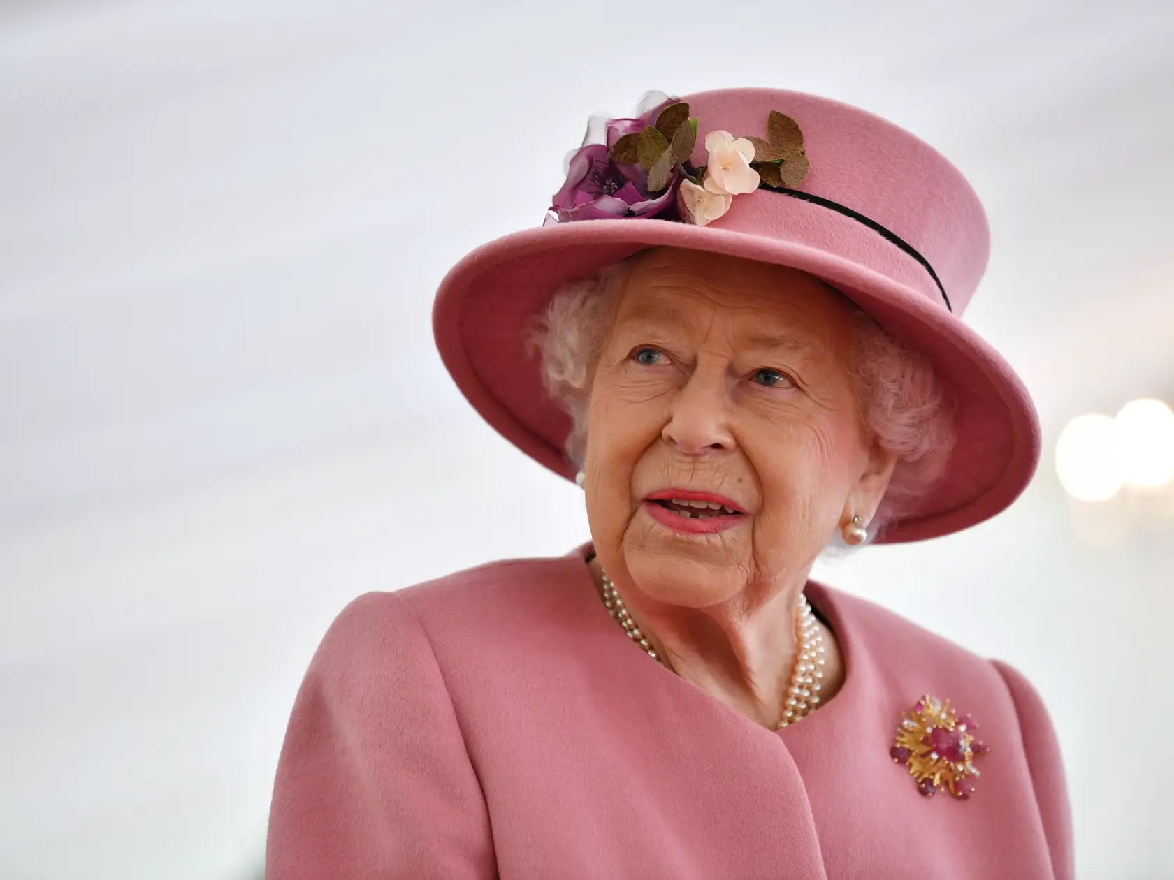 Povráva sa, že vo vianočnom príhovore bude panovníčka hovoriť o dôležitejších veciach, ako sú Harry a Meghan.