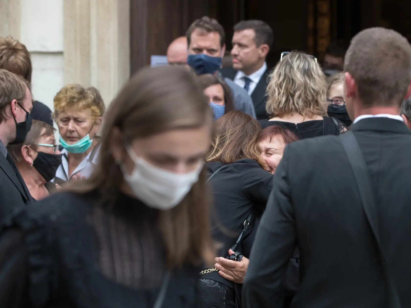 Posledná rozlúčka s štátnym tajomníkom ministerstva kultúry SR Vladimírom Dolinayom, ktorý so svojou manželkou tragicky zahynul pri dopravnej nehode.