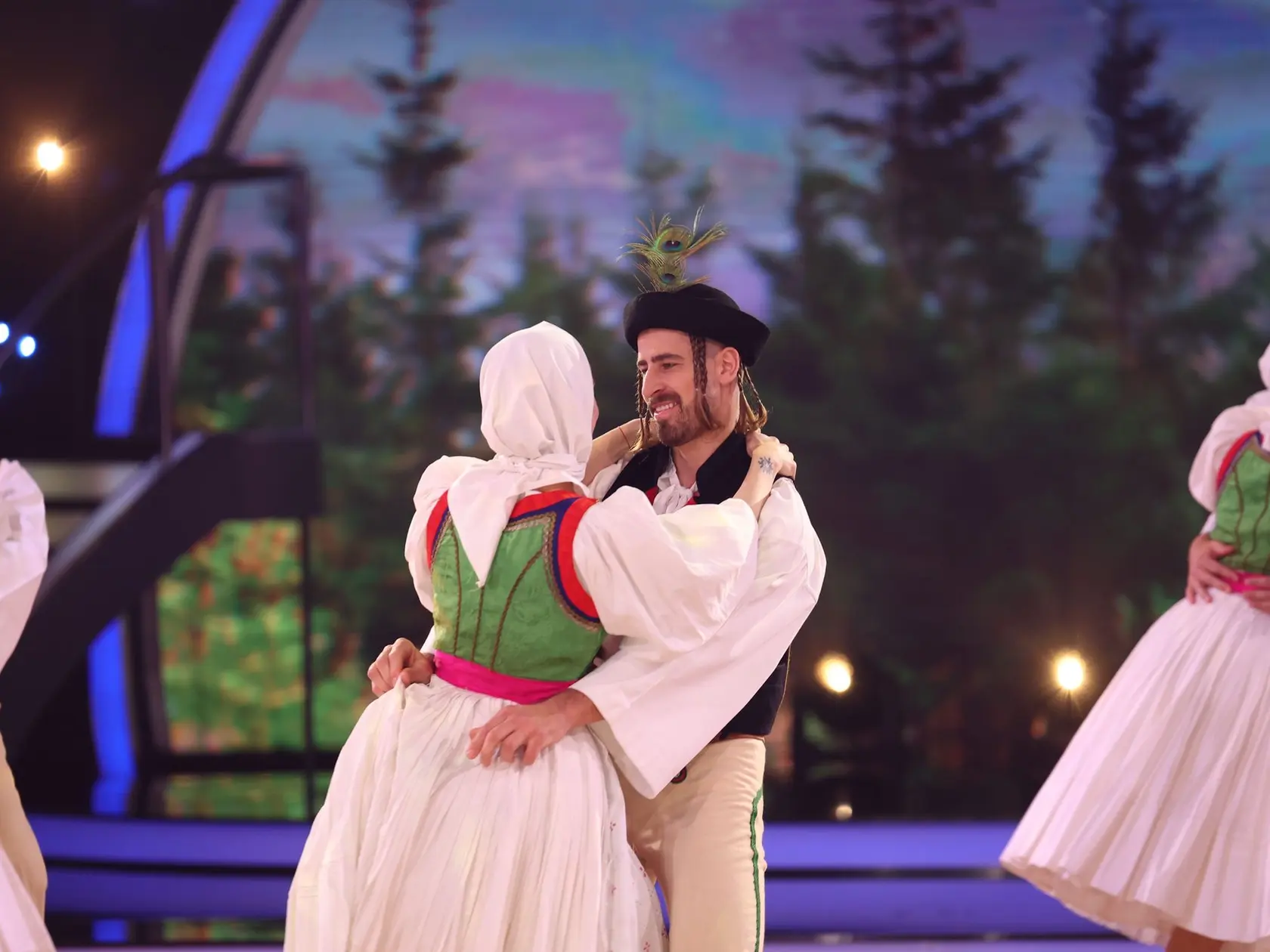 8. kolo Let's Dance. Na snímke Peter Sagan a Eliška Lenčešová.