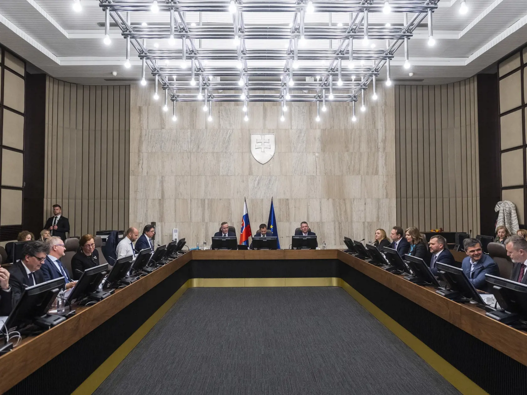 Nezanedbateľný je aj fakt, že práve Klimek sa vo veľkej miere zaslúžil o zrušenie bankového odvodu.