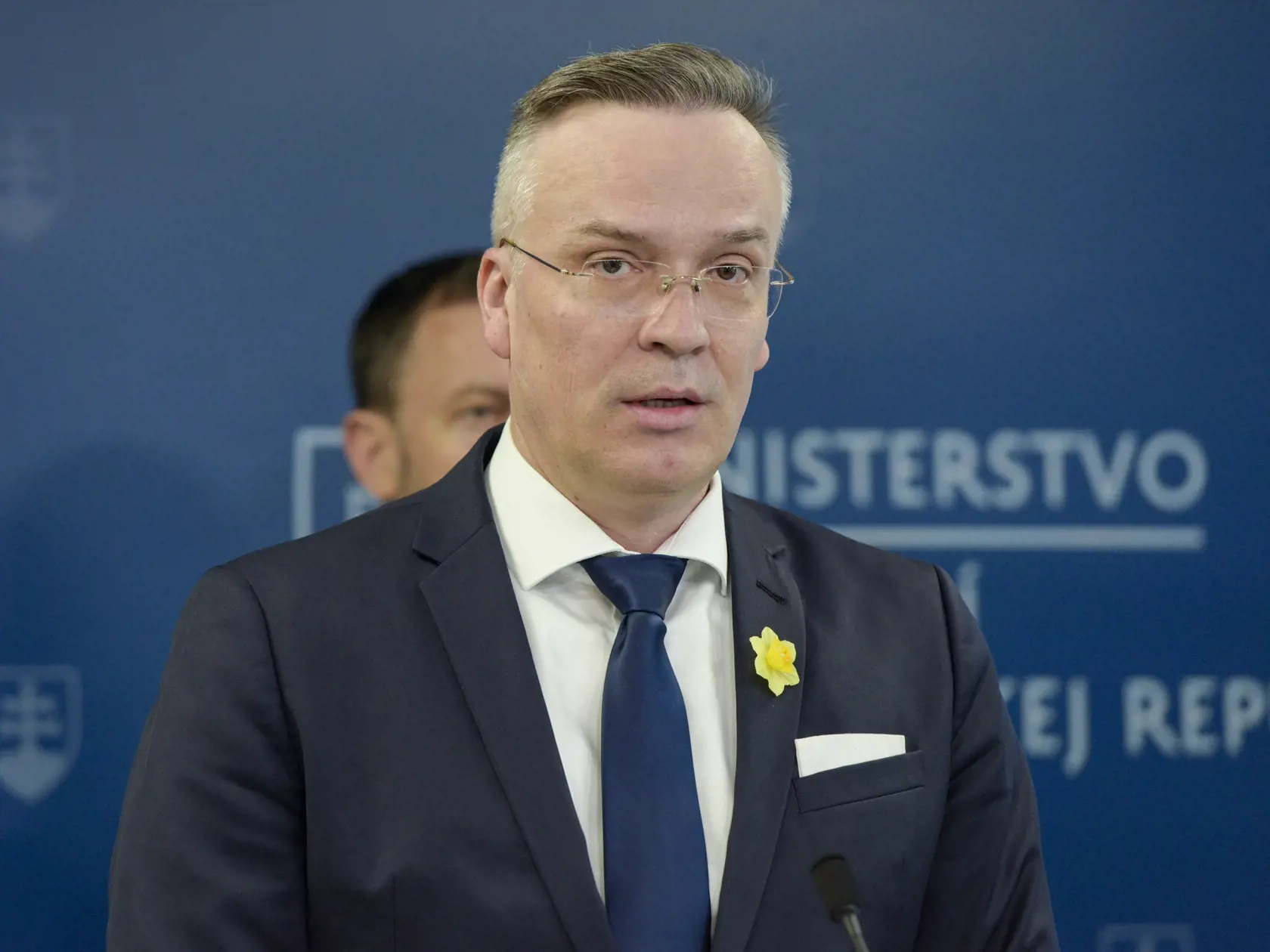 Dnes sa o Klimekovi uvažuje ako o výkonnom riaditeľovi SBA. Tej organizácie, s ktorou vyrokoval zrušenie bankového odvodu. Asociáciu aktuálne vedie Milena Koreňová, jej mandát by sa mal skončiť na budúci rok. Klimek pre náš denník odmietol situáciu komentovať. „K tejto téme sa vám nemôžem vyjadriť,“ reagoval na otázky.