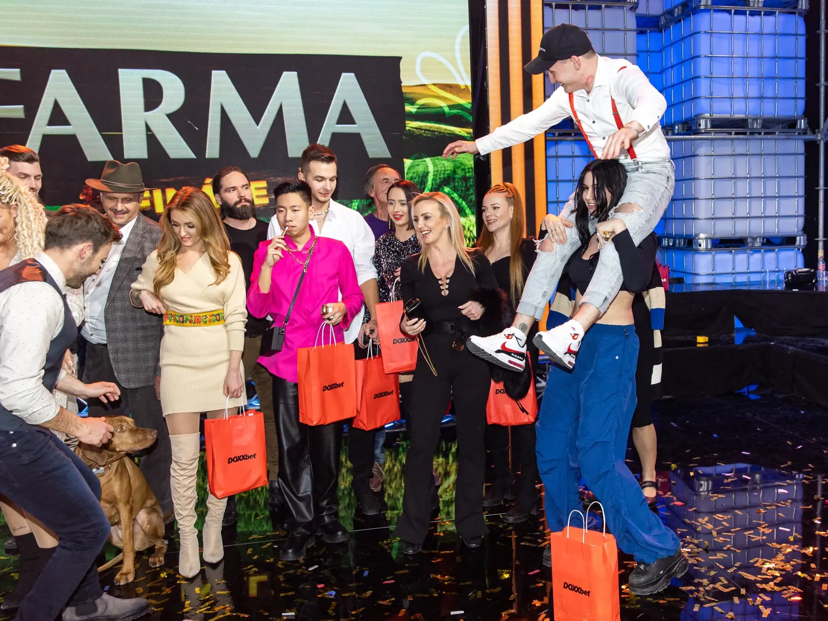 Finále reality šou "FARMA 14" v Bratislave. Vyhral výstredný Filip Jánoš.