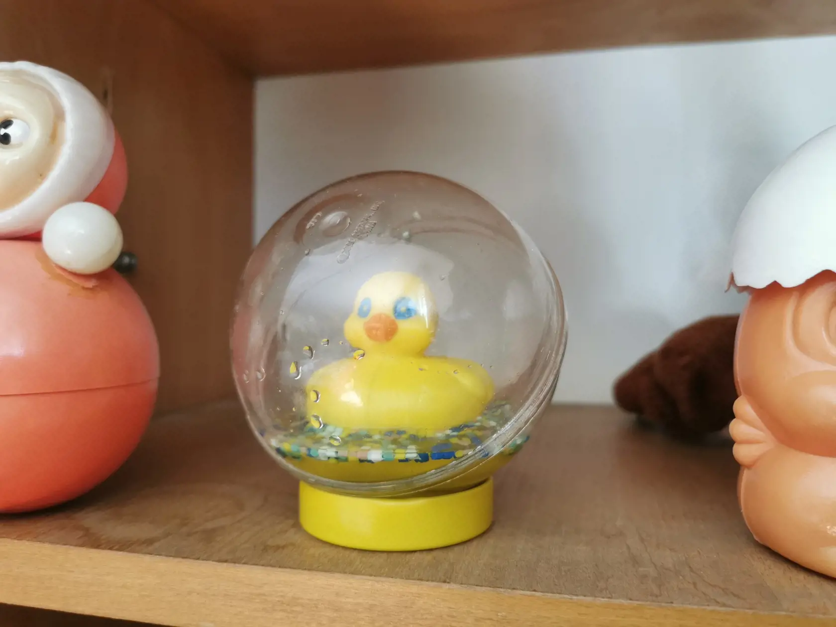 Kačička do kúpeľa. Kedysi obsahovala viac vody, inak je nepoškodená.