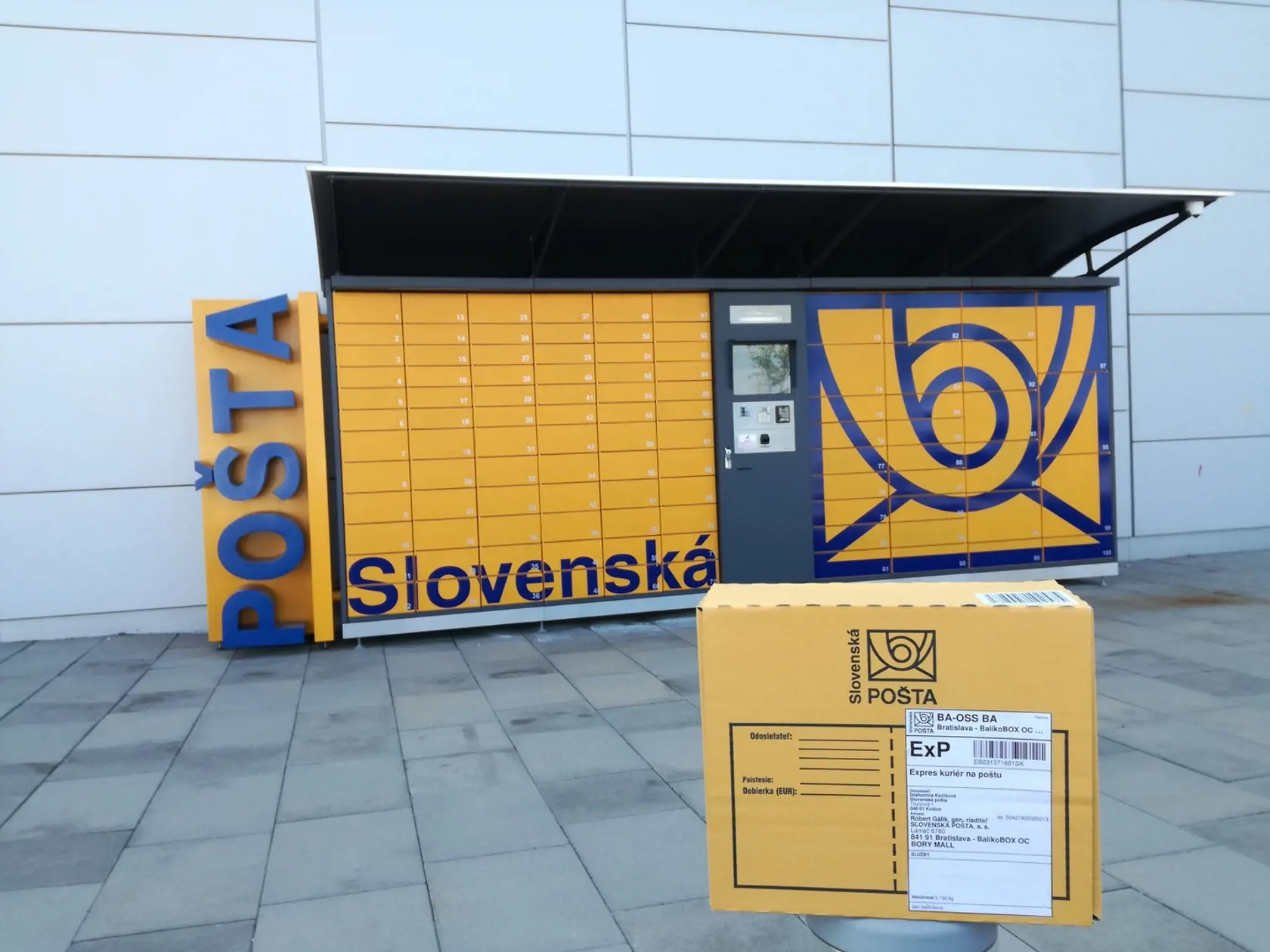„Tieto čísla ešte môžu rásť, preto odporúčame zákazníkom, aby si posielanie zásielok nenechávali na poslednú chvíľu a využívali napríklad aj BalíkoBOXy, ktoré sú ideálnym spôsobom doručenia, pretože sú dostupné 24 hodín 7 dní v týždni. Zákazník si môže kedykoľvek podľa svojich možností vybrať zásielku pohodlne, rýchlo a bez čakania. Slovenská pošta ponúka doručenia balíkových zásielok do niektorého zo siete 122 BalíkoBOXov po celom Slovensku," povedala hovorkyňa Slovenskej pošty Iveta Dorčáková.