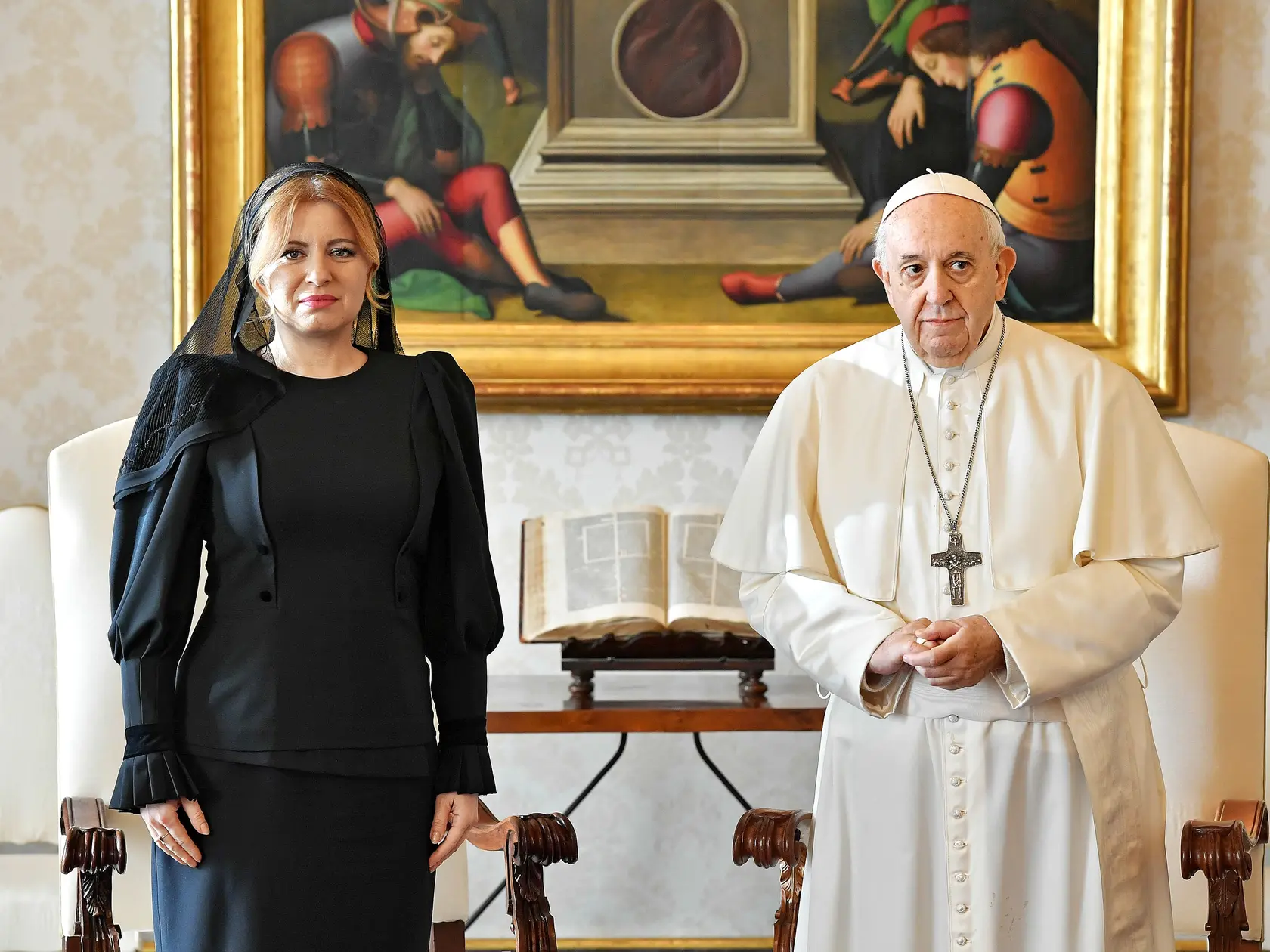 2020. Zuzana Čaputová počas prvej audiencie vo Vatikáne Svätého Otca očarila. 