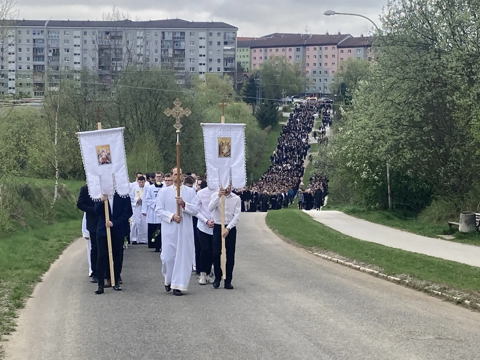 Pohreb troch obetí tragickej havárie pri Spišskej Kapitule v sobotu 6. 4. 2024.