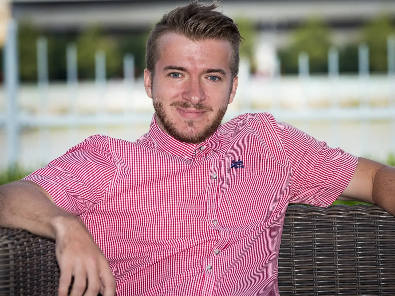 Martin Madej pri rozhovore pre tyzdennik PLUS 7 DNI v Bratislave