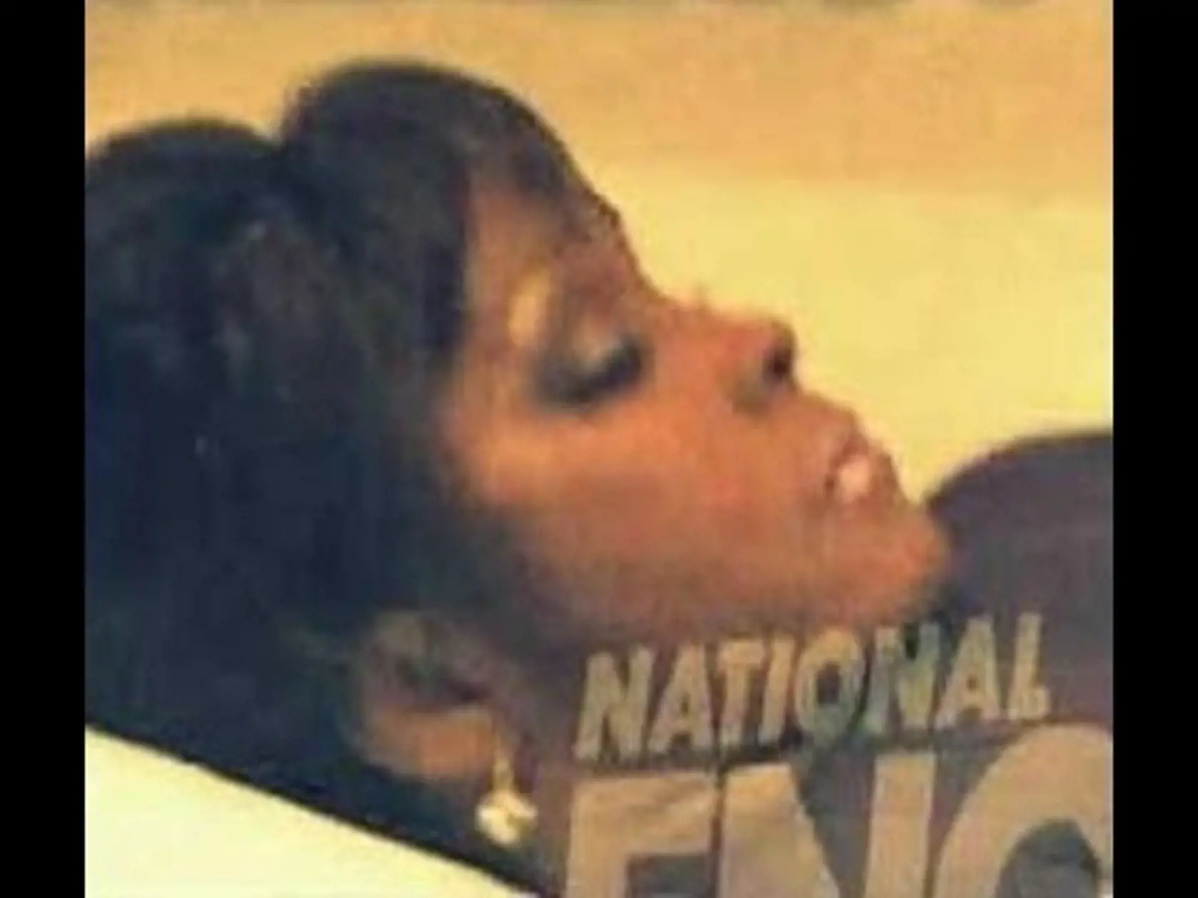 Jediná známe fotka, ktorá unikla na verejnosť. Whitney Houston v otvorenej rakve na pohrebe. Pre verejnosť bola táto časť poslednej rozlúčky zatvorená.