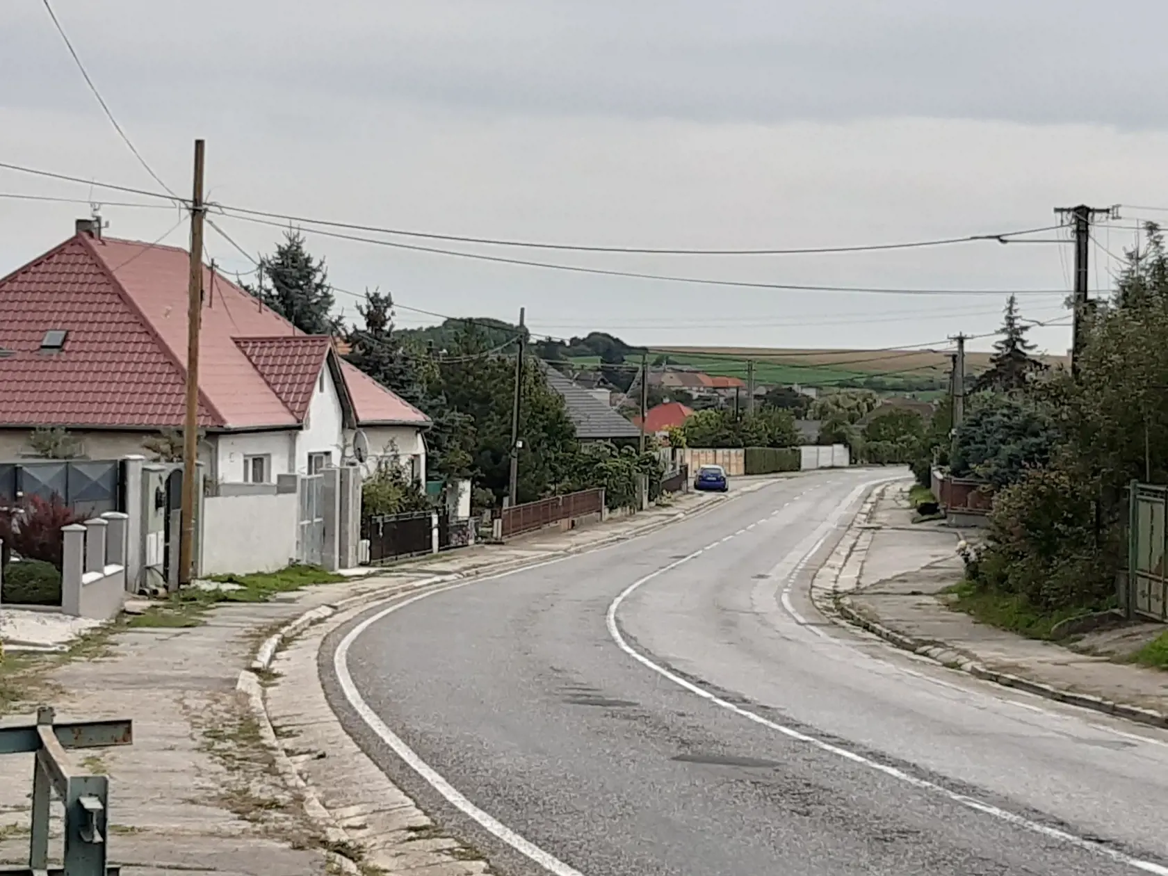 Dedina Bojničky, odkiaľ pochádzala Andrea má 1417 obyvateľov a pôsobí doslova idylicky.
