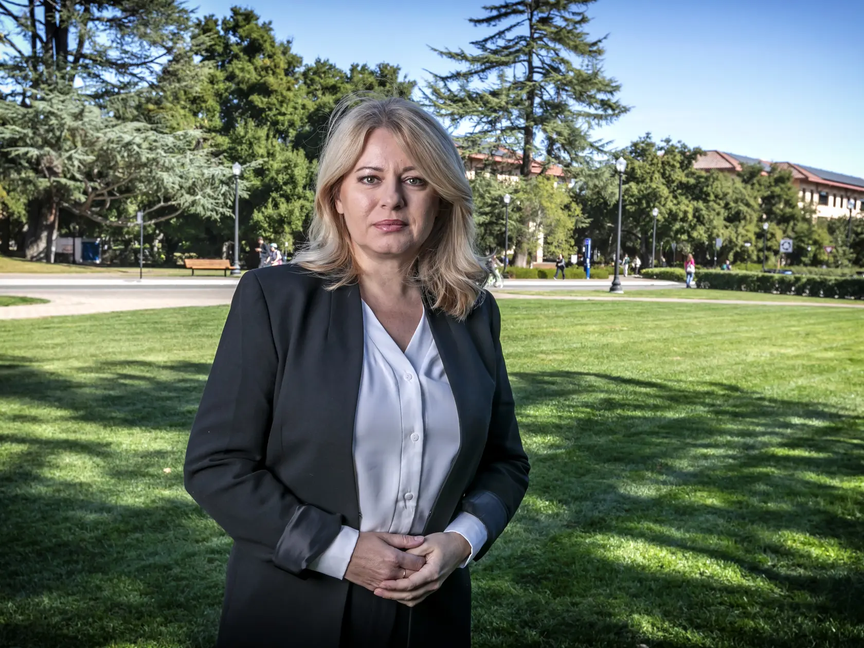 Exkluzívne fotografie Zuzany Čaputovej priamo zo Stanfordu, ktoré sa podarilo urobiť denníku Plus JEDEN DEŇ.