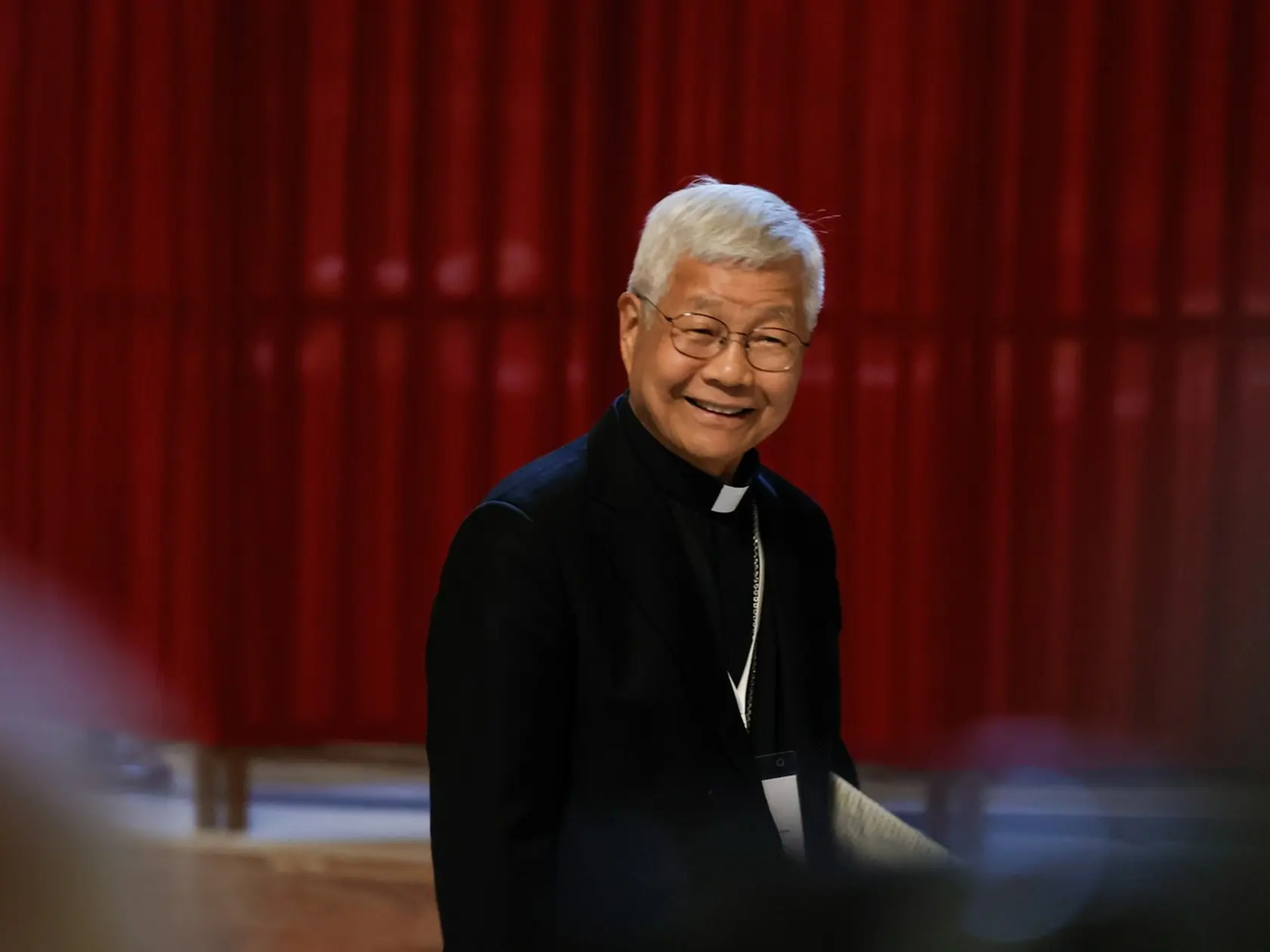 Kardináli počas svätej omše za voľbu pápeža (Pro eligendo Romano Pontifice) v Bazilike sv. Petra.