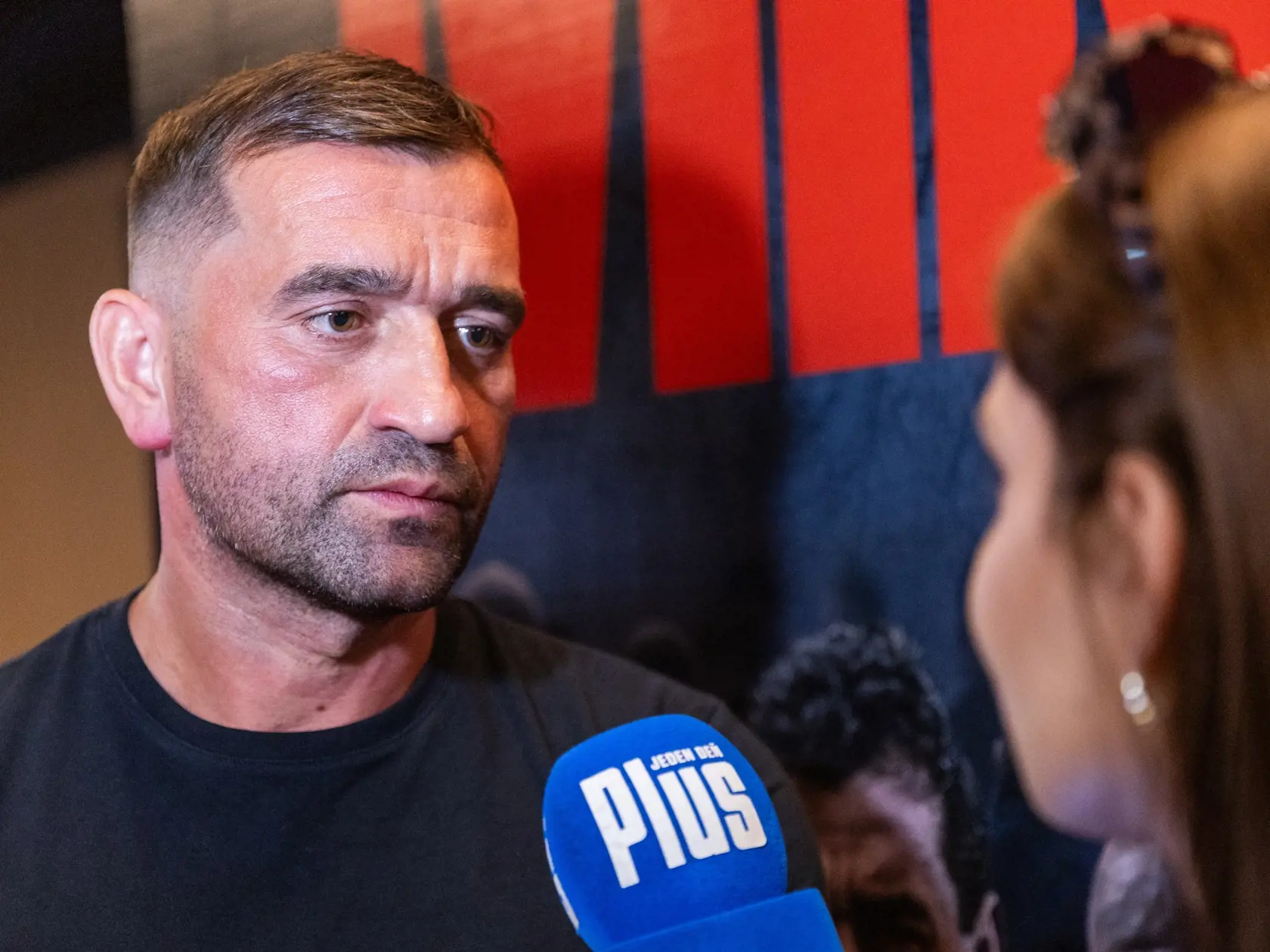 Novinárska premiéra filmu Miki. Na snímke slovenský herec Milan Ondrík. 