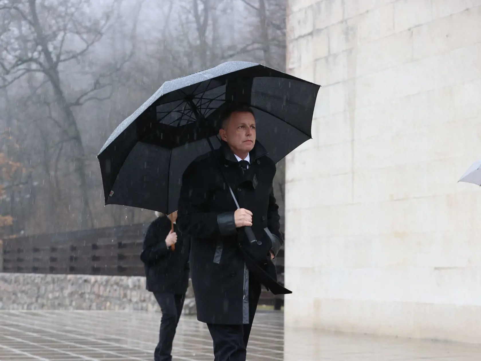 S Dušanom Čaplovičom sa lúčia politické špičky, na čele s prezidentom Petrom Pellegrinim, jeho predchodcom Ivanom Gašparovičom či ministrom obrany Robertom Kaliňákom.