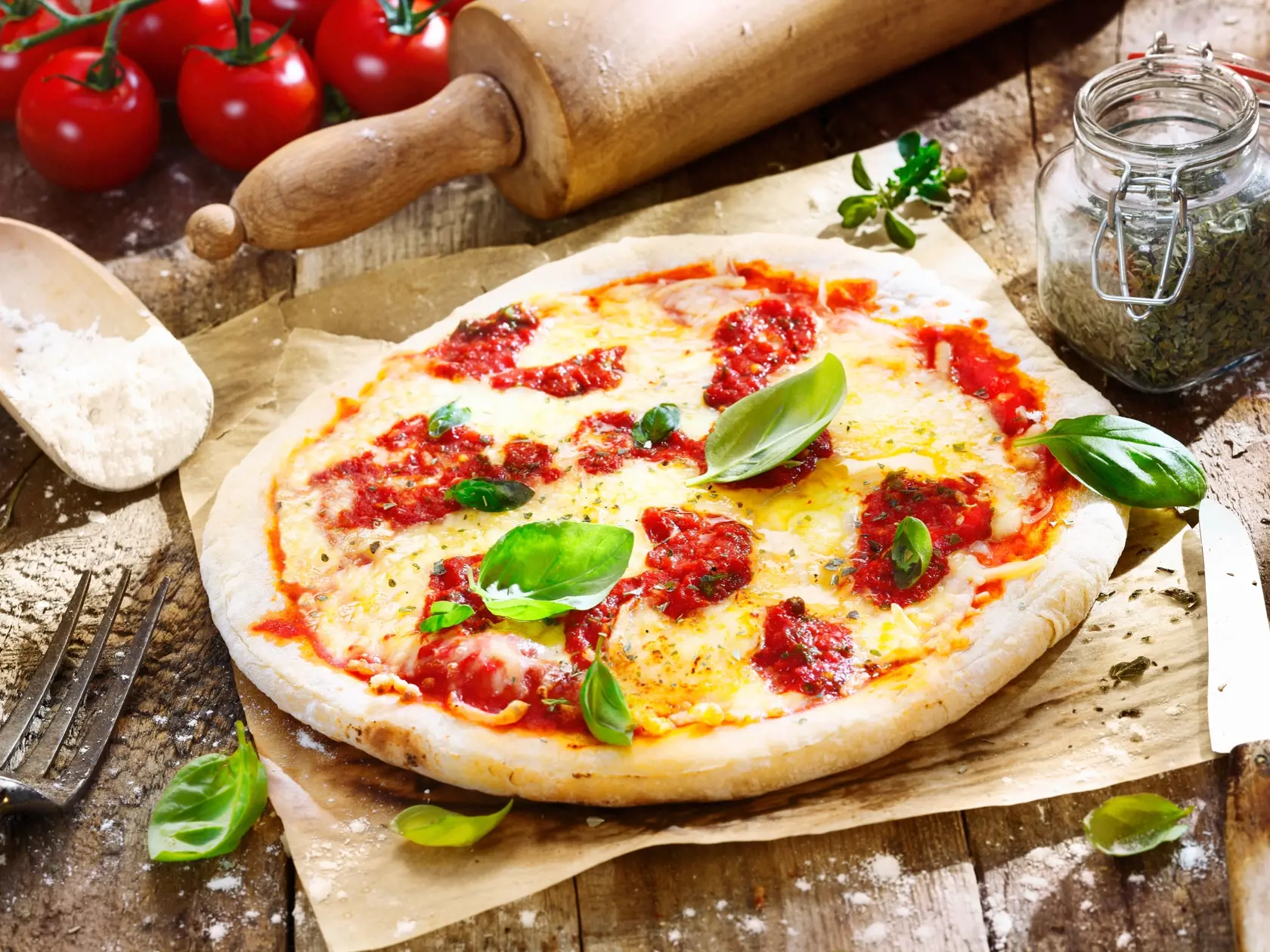 Ani vy nedokážete odolať hamburgerom, hranolčekom, pizze alebo čipsom?