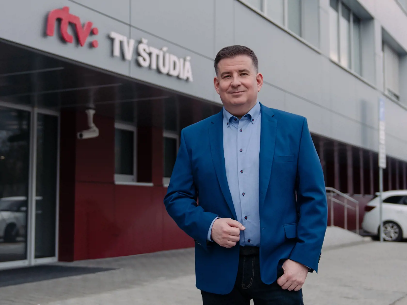 Patrik Herman sa už čoskoro objaví v relácii Občan za dverami.