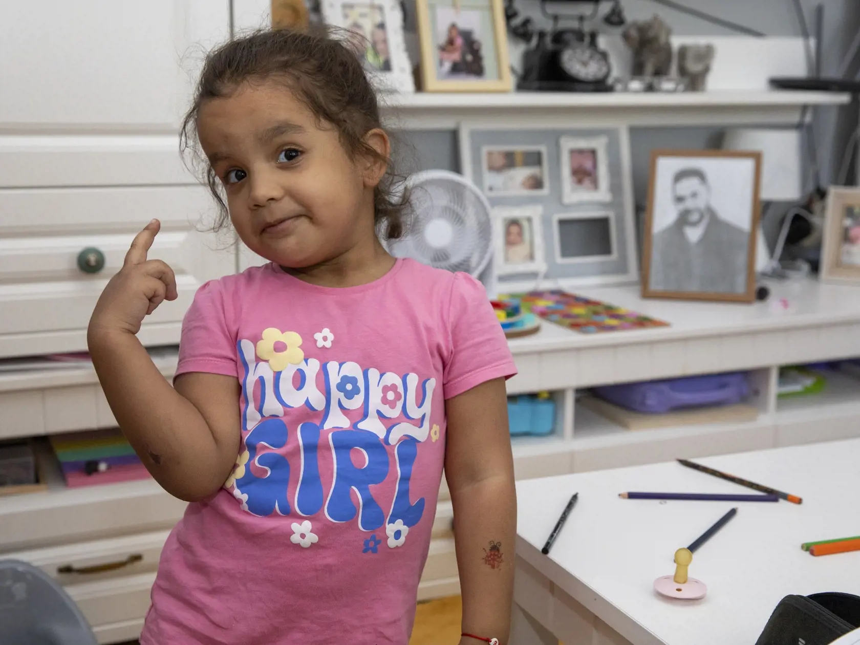 Trojročná dcéra Emma Zara stále nechápe, prečo s nimi tatino nemôže byť. Chcela by ísť za ním do nebíčka. Veľmi ho ľúbi.