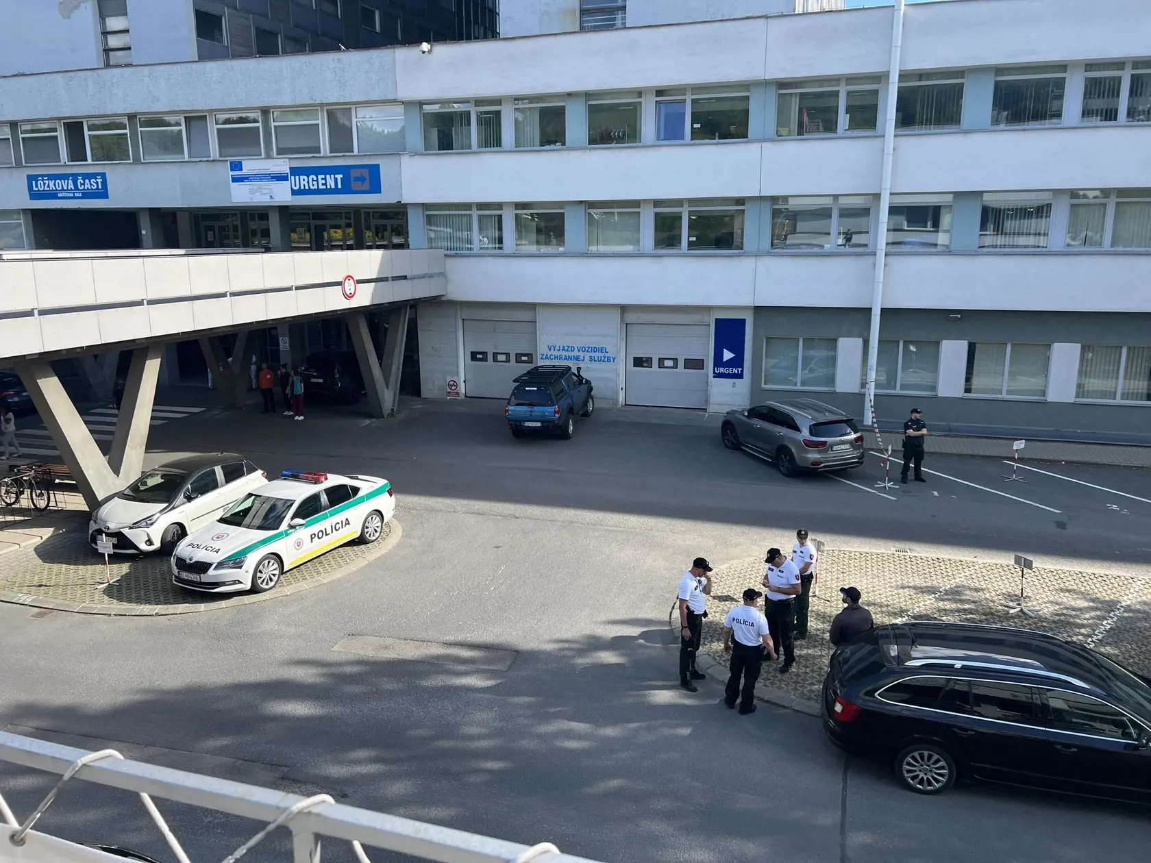 Fica operujú vo Fakultnej nemocnici s poliklinikou F.D. Roosevelta v Banskej Bystrici.