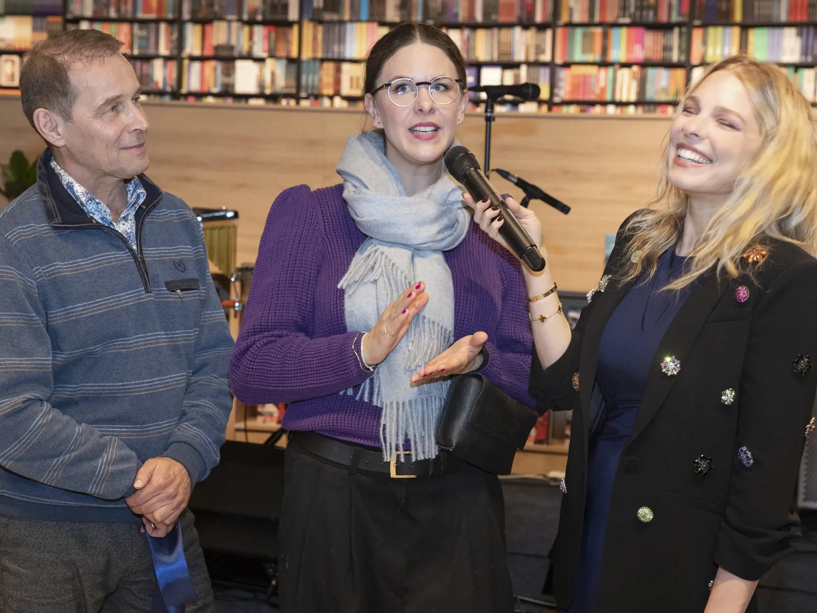 Znovuotvorenie kníhkupectva Panta Rhei v bratislavskom nákupnom centre Aupark. Na snímke je Ján Galovič, Kristína Tormová, Veronika Cifrová Ostrihoňová.