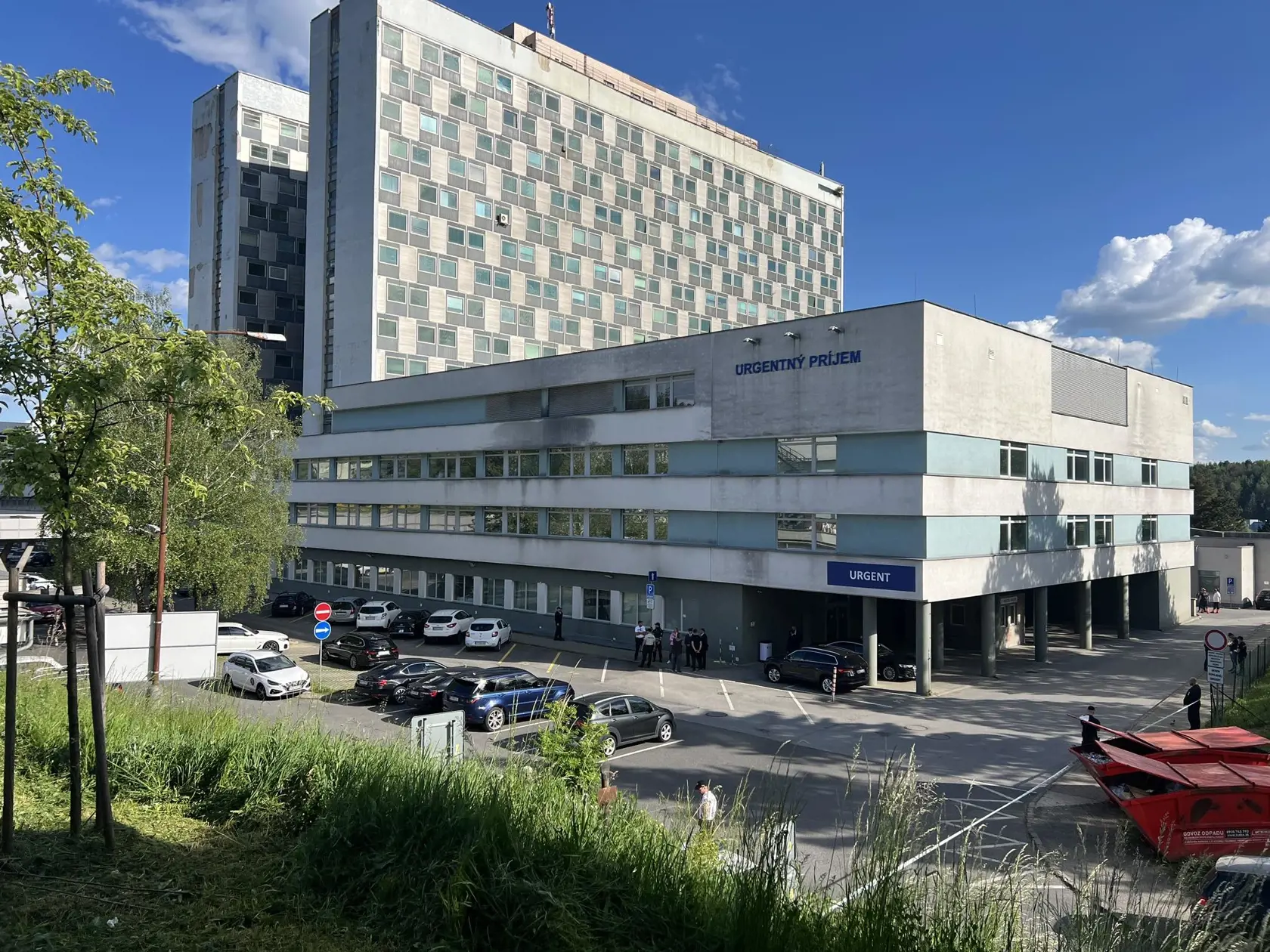 Fica operujú vo Fakultnej nemocnici s poliklinikou F.D. Roosevelta v Banskej Bystrici.