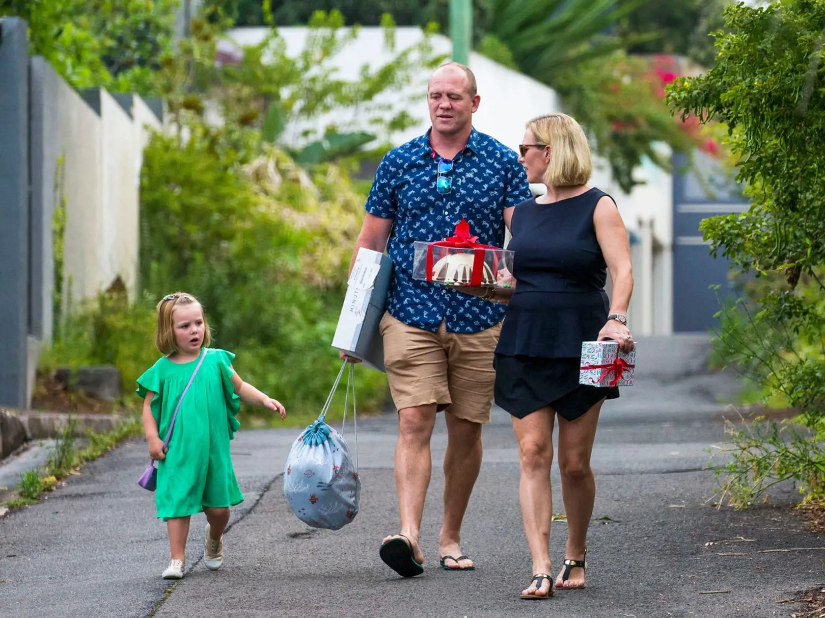Zara a Mike Tindall s dcérou Miou trávia niekedy Vianoce v Austrálii.