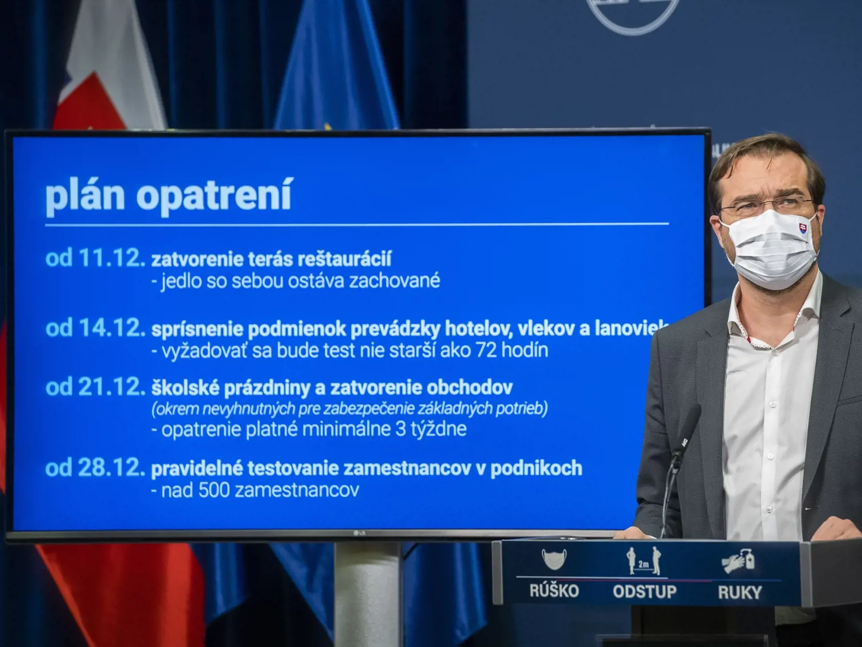 Na snímke minister zdravotníctva SR Marek Krajčí (OĽaNO) počas tlačovej konferencie k protiepidemickým opatreniam v Bratislave 9. decembra 2020. FOTO TASR - Jaroslav Novák