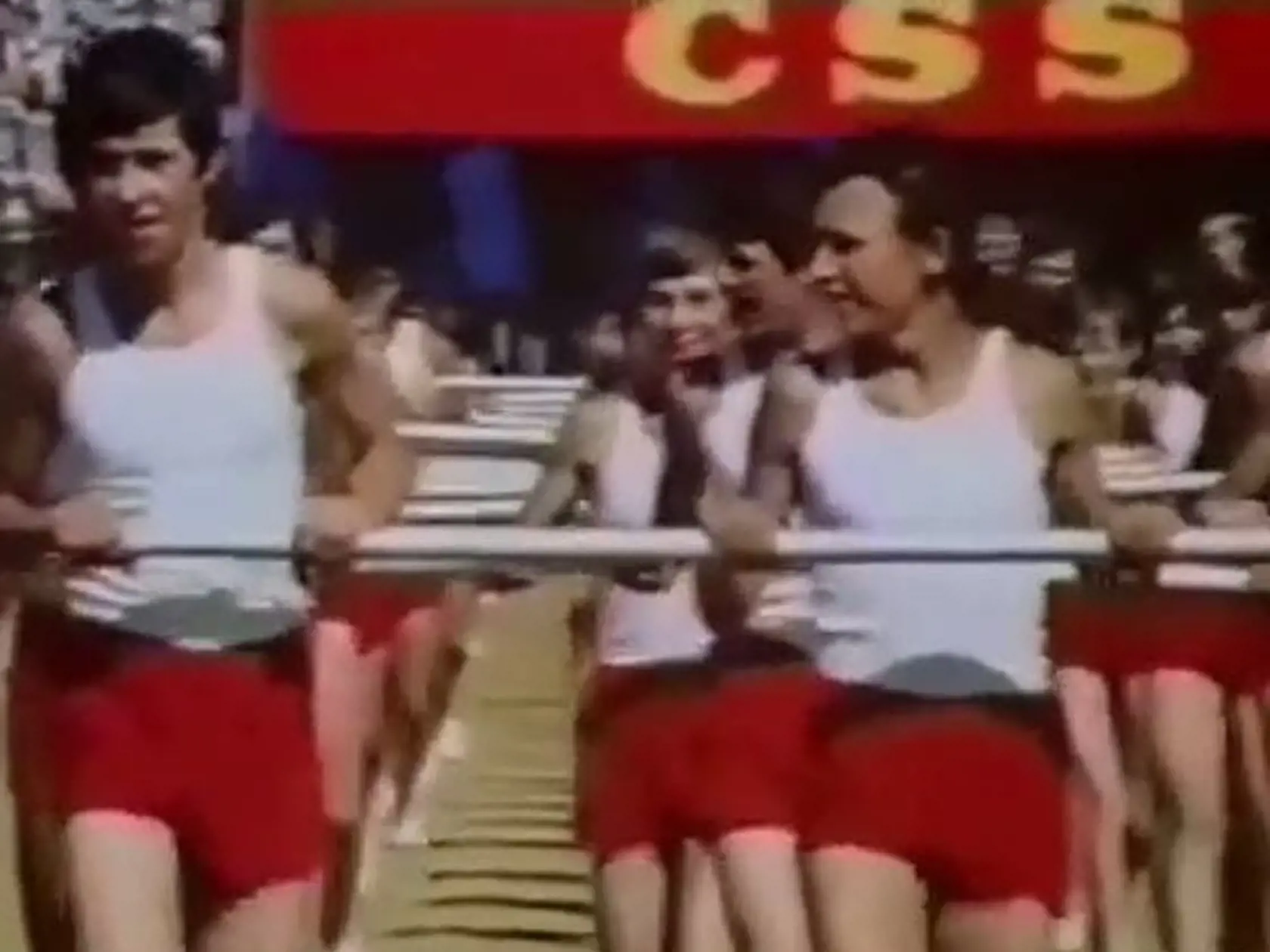 Mnohí z nás boli pionermi či iskričkami. Na tie zážitky sa nezabúda.