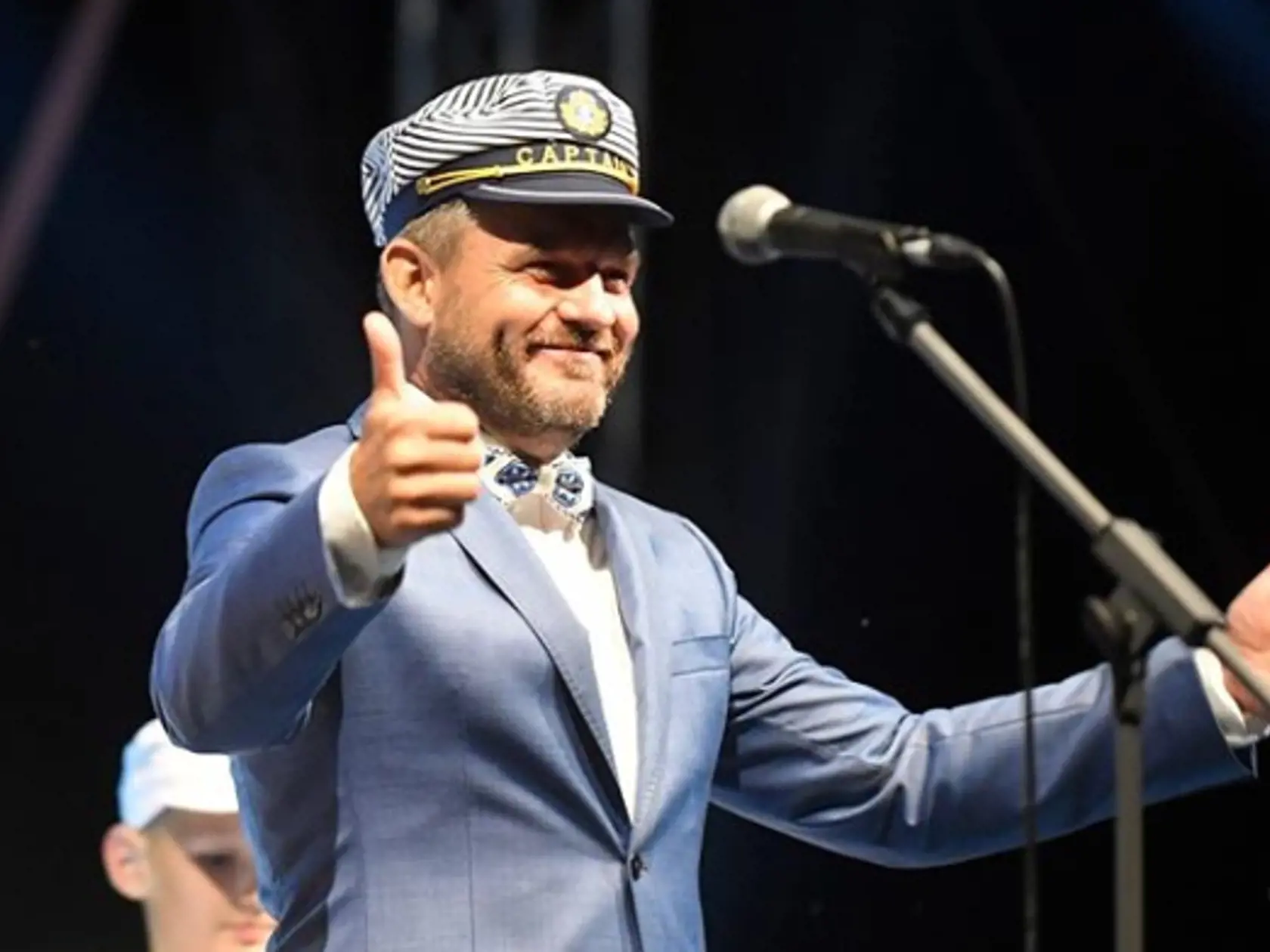 Neformálne oblečený poslanec Peter Pellegrini