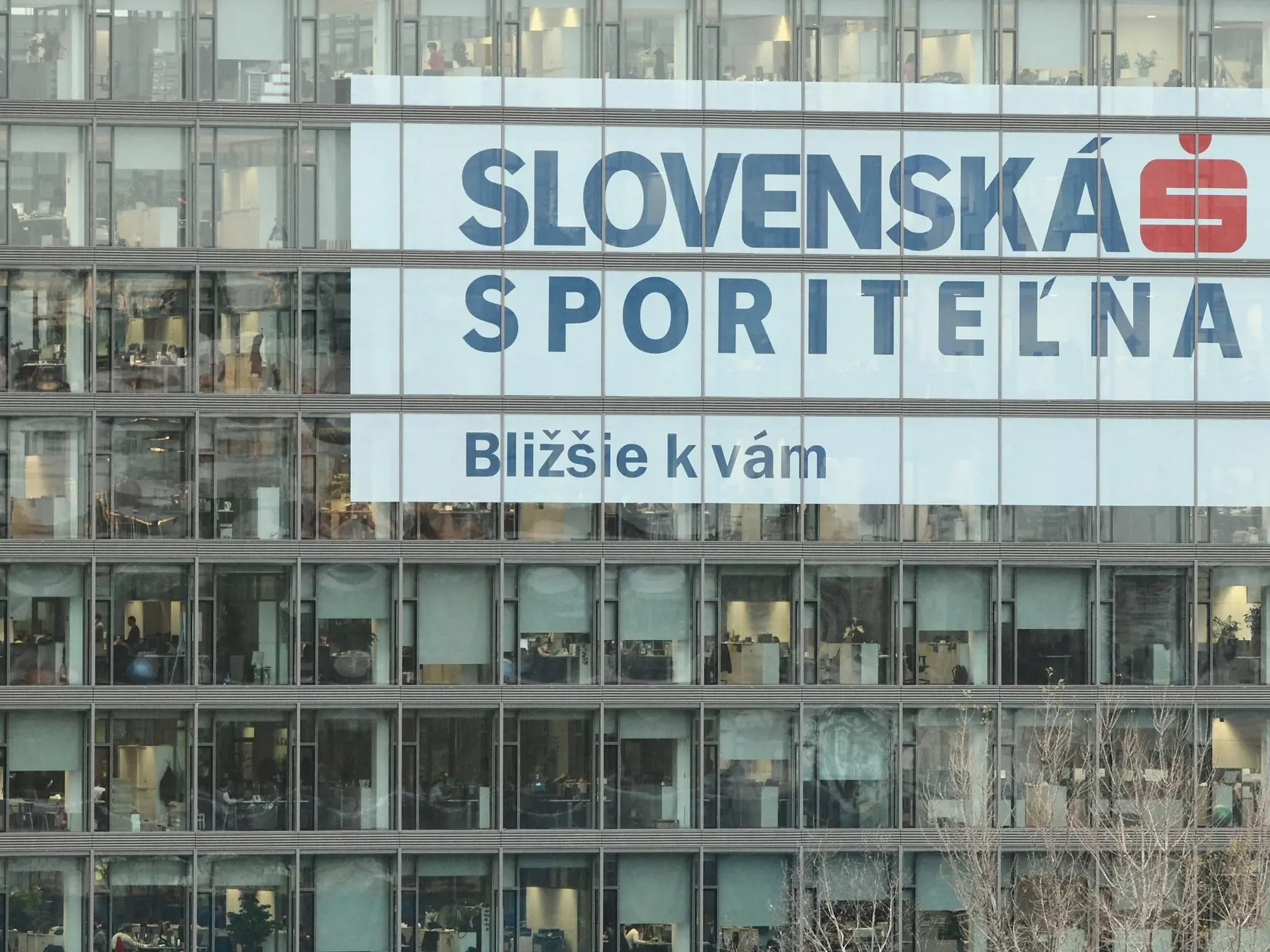 Slovenská sporiteľňa odstaví cez víkend väčšinu svojich služieb.
