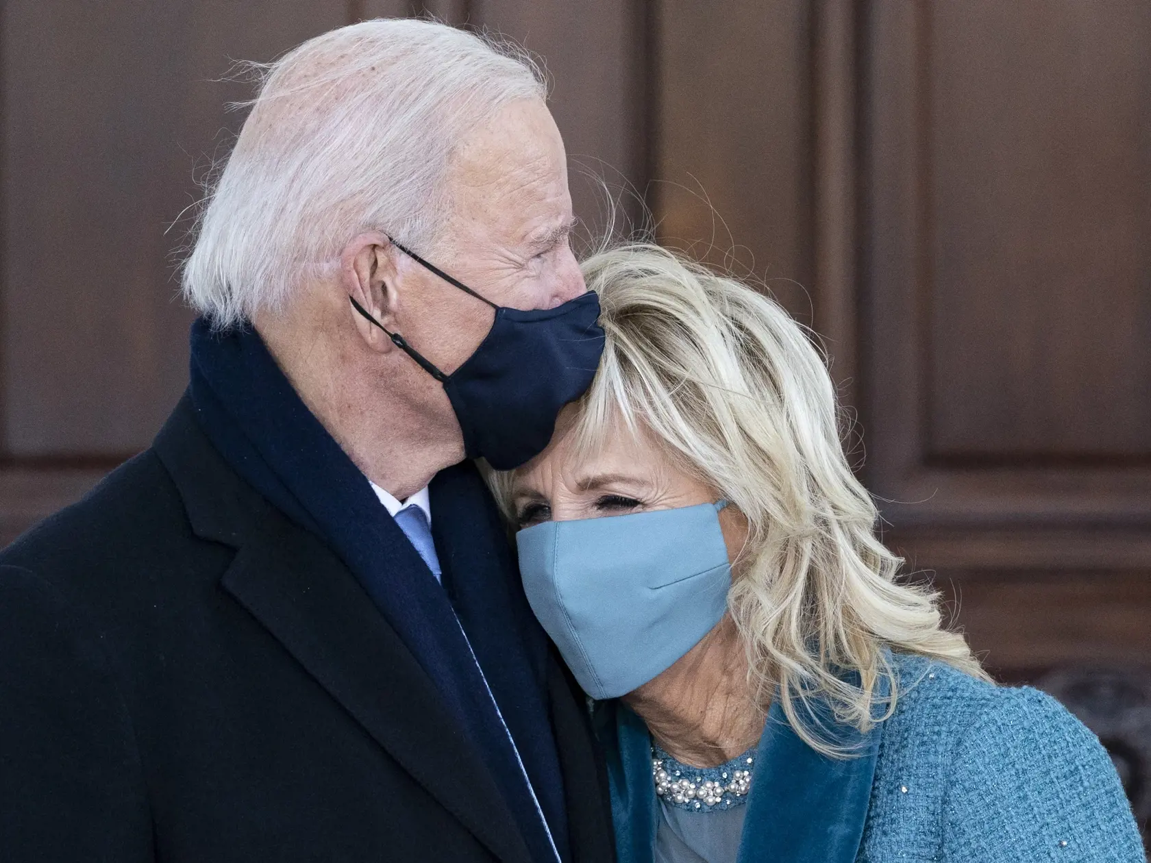 Prvá dáma USA Jill Bidenová stojí po boku svojho manžela viac ako 40 rokov.