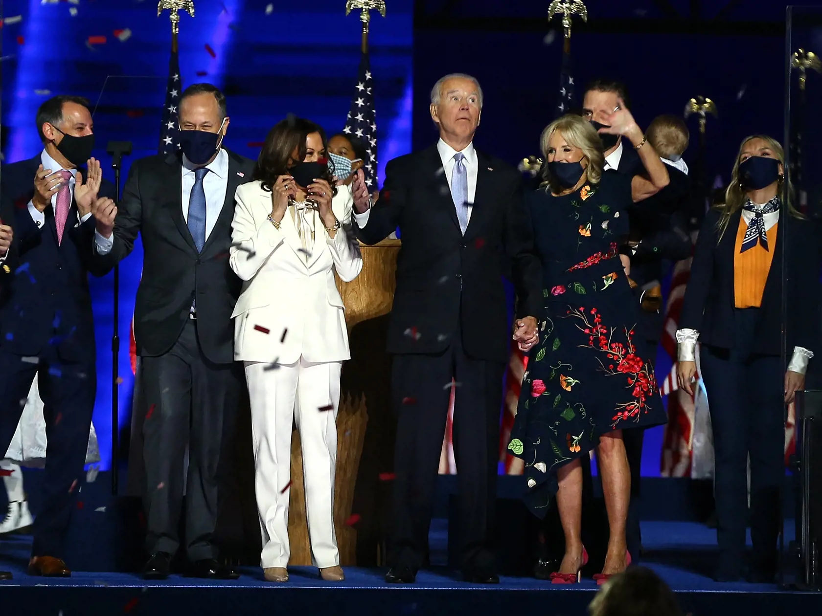 Šaty budúcej prvej dámy Jill Biden v hodnote5-tisíc eur sa na internetových obchodoch vypredali za hodinu.
