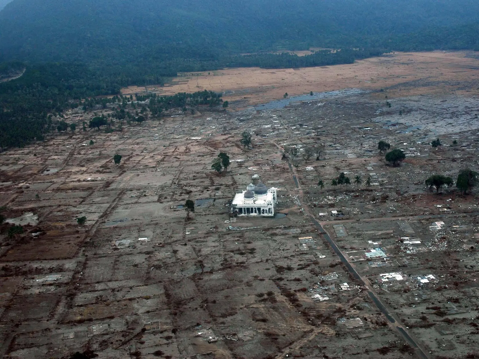 Ničivé tsunami z roku 2004, ktoré zasiahlo Indonéziu.