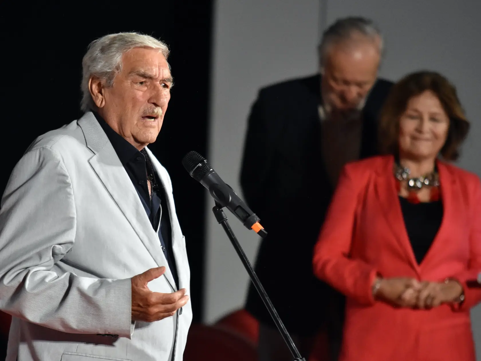 Herečka Emília Vášáryová na rozlúčke nebola. Mala na to vážne dôvody.