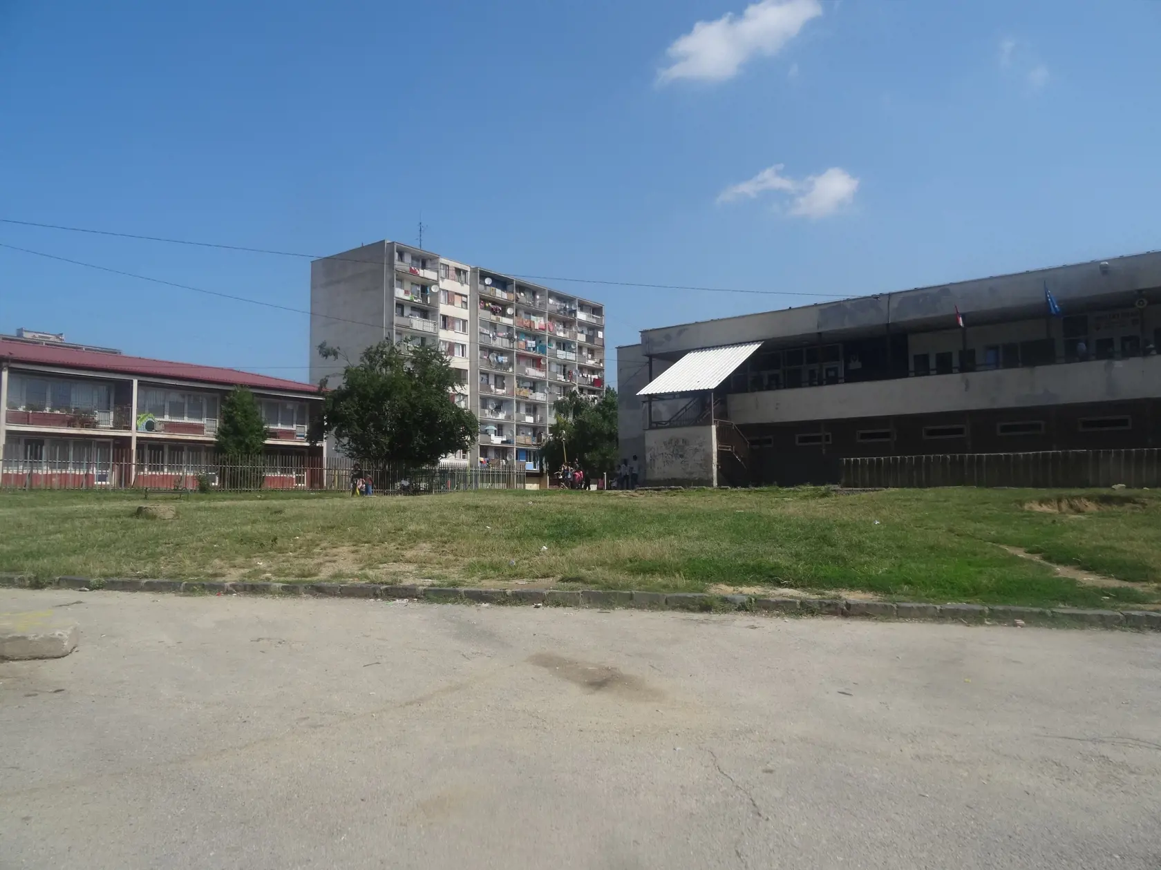 Na Lunik IX neobvyklá pokojná atmosféra. Podpísalo sa pod ňu veľké teplo.