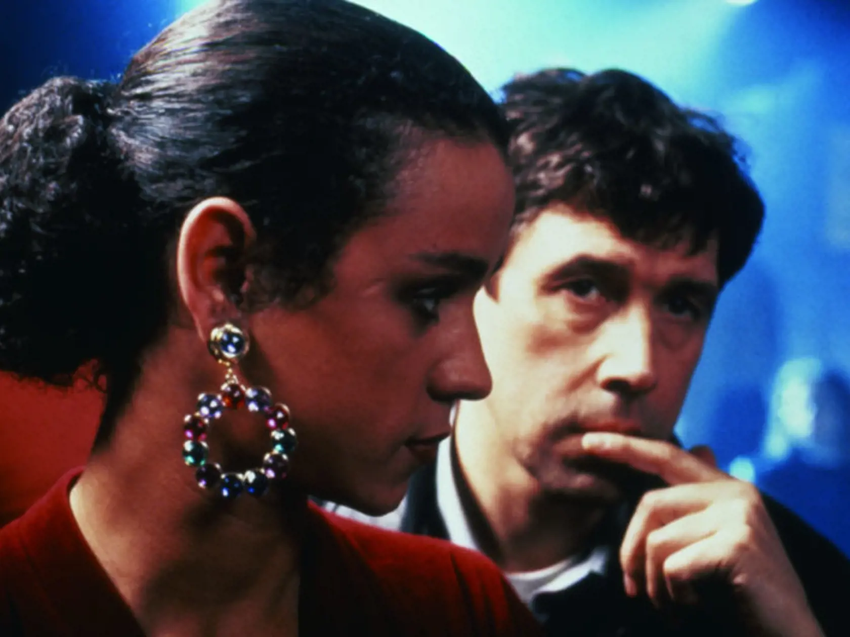 Jaye Davidson bol za úlohu Dil nominovaný na Oscara. 