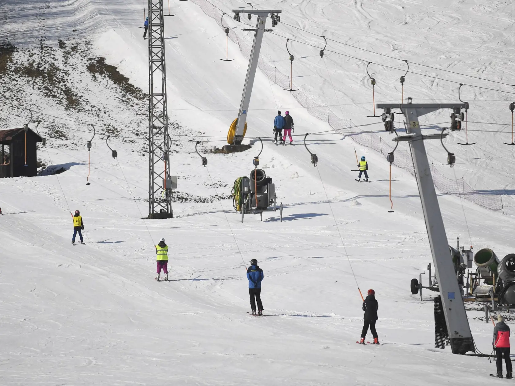 Lyžiarske stredisko Jahodná pri Košiciach počas jarných prázdnin 5. marca 2020. FOTO TASR – František Iván