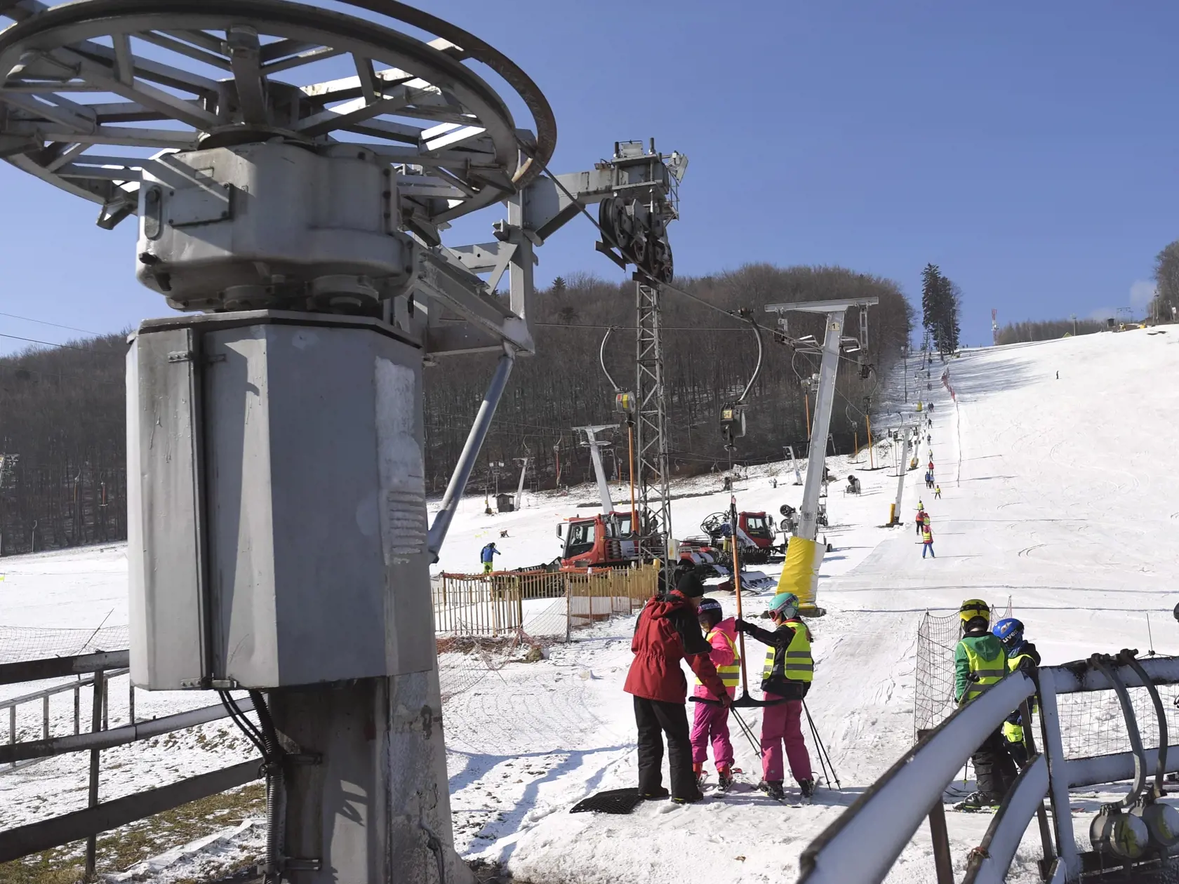 Lyžiarske stredisko Jahodná pri Košiciach počas jarných prázdnin 5. marca 2020. FOTO TASR – František Iván